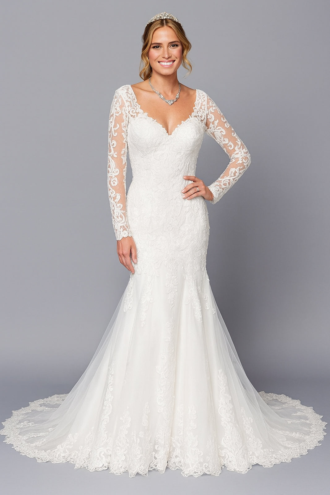 Vestido de novia DeKlaire 492 de corte trompeta y manga larga