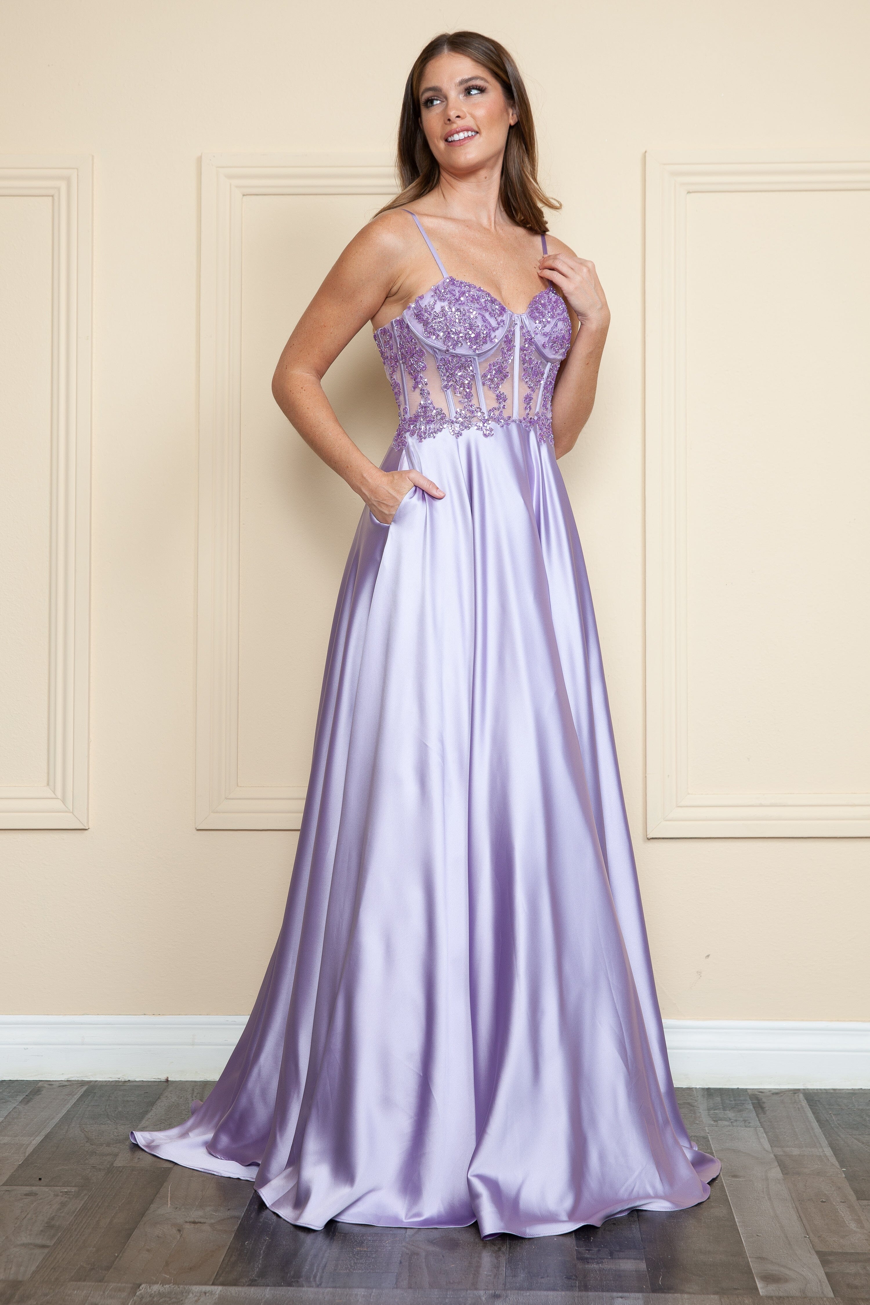 Vestido de satén bordado de Poly USA 9126