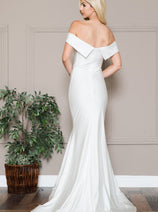 Final Sale Amelia Couture 373B White Size 4 Off Shoulder Wedding Gown