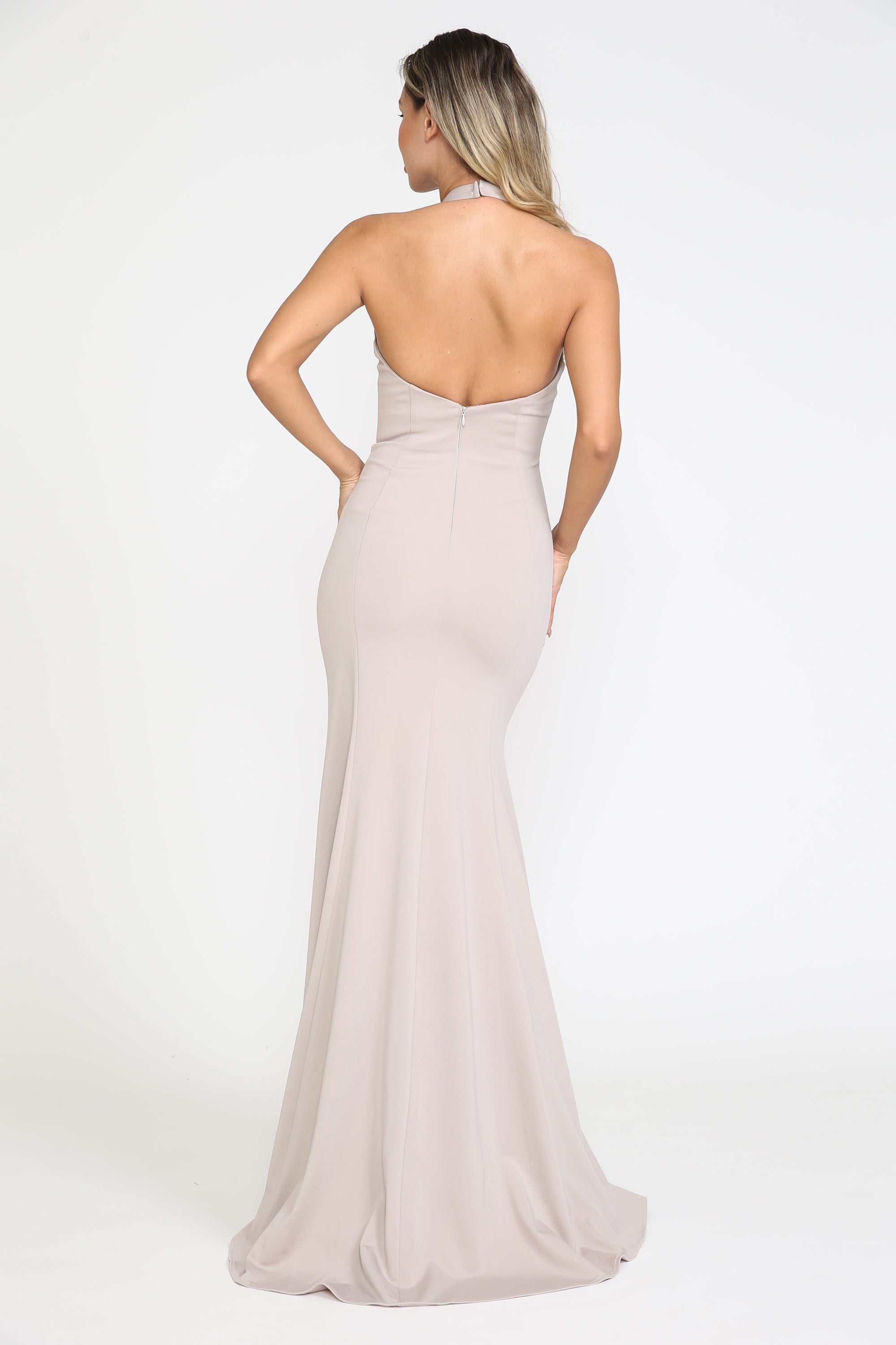 Vestido largo ajustado de jersey con cuello halter de Poly USA 8262