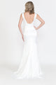 Vestido de novia ajustado de satén con escote en V de Poly USA 8502