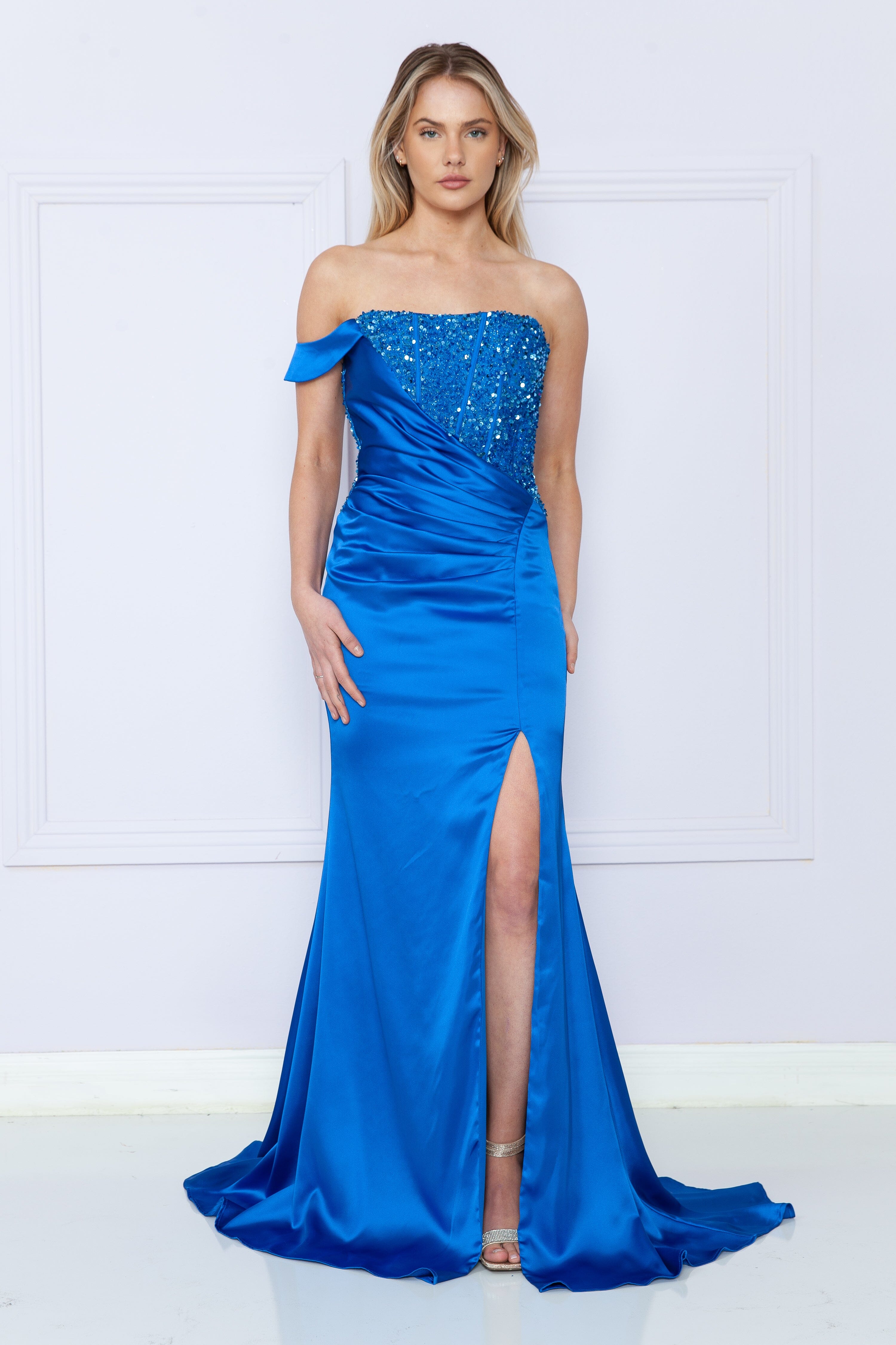 Vestido tipo corsé con corpiño de lentejuelas ajustado de Poly USA 9178