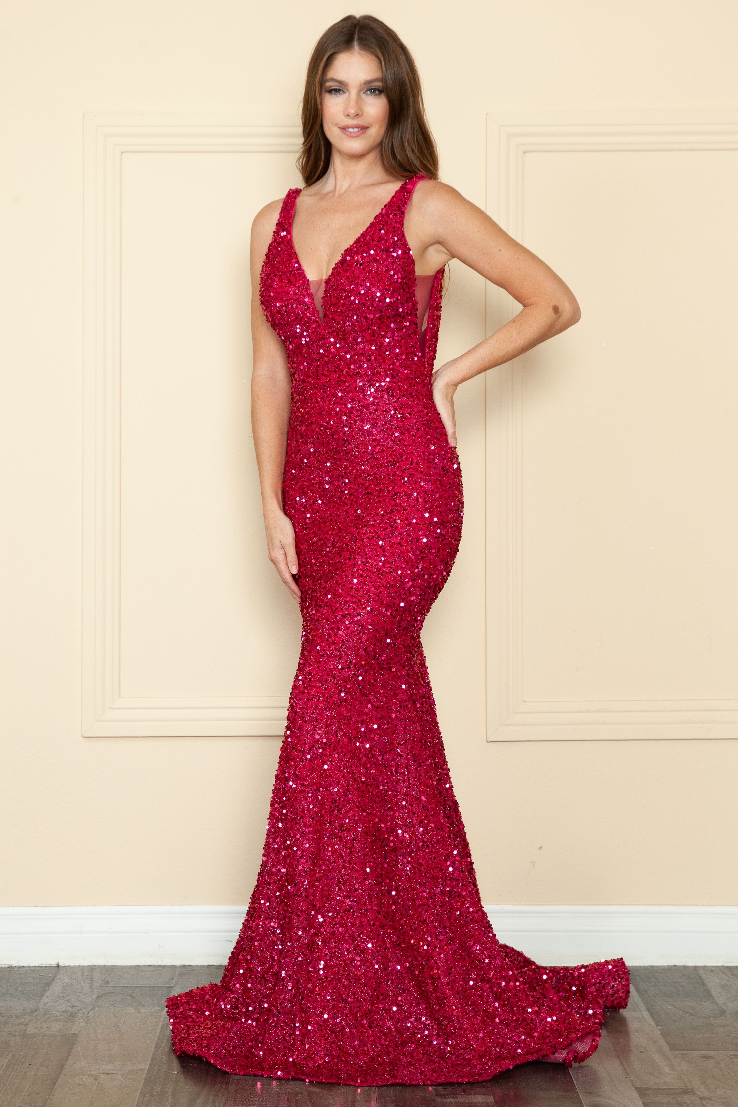 Vestido ajustado con lentejuelas y escote en V de Poly USA 9108
