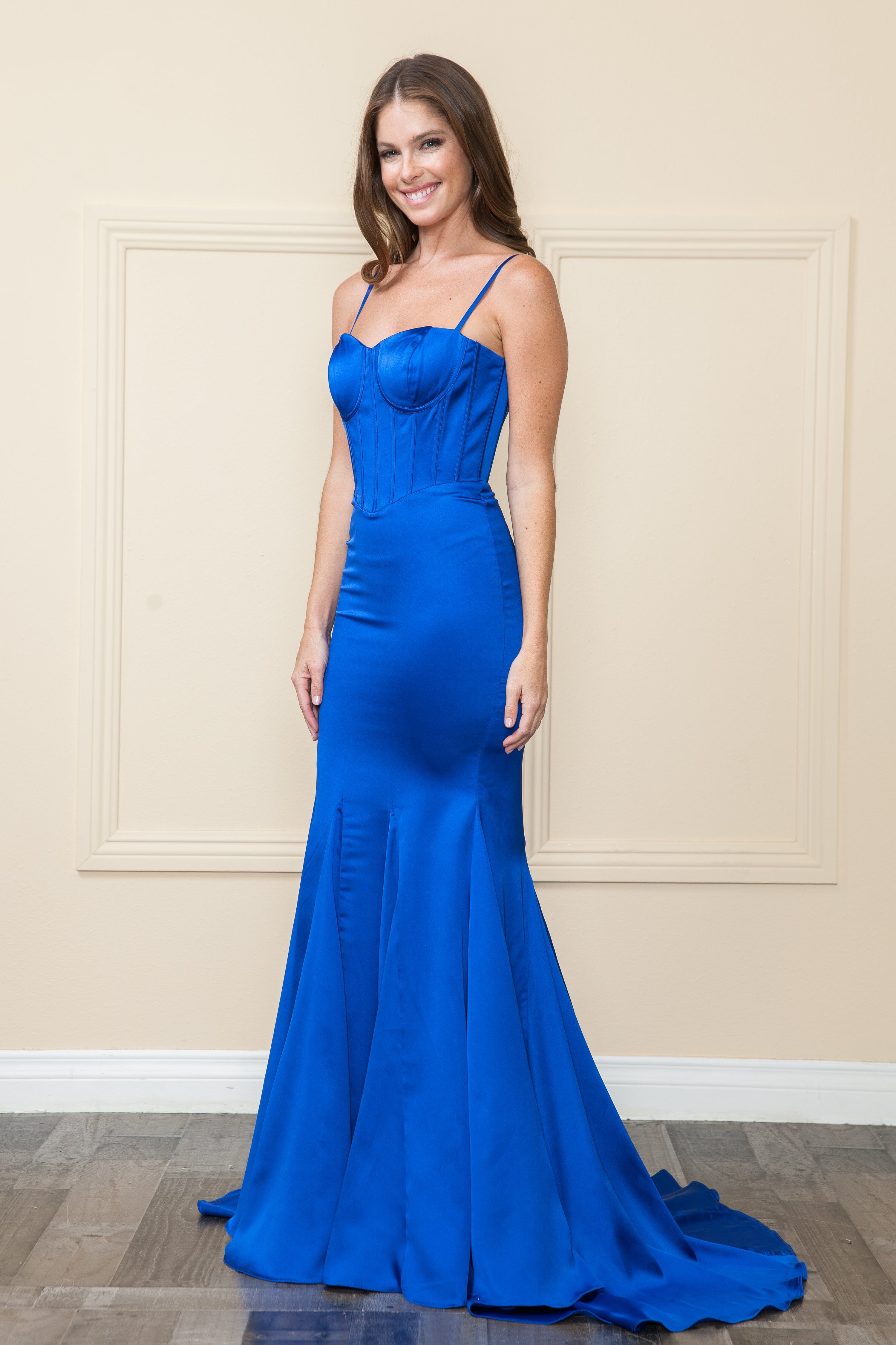 Vestido de corsé ajustado con escote en forma de corazón de Poly USA 9008
