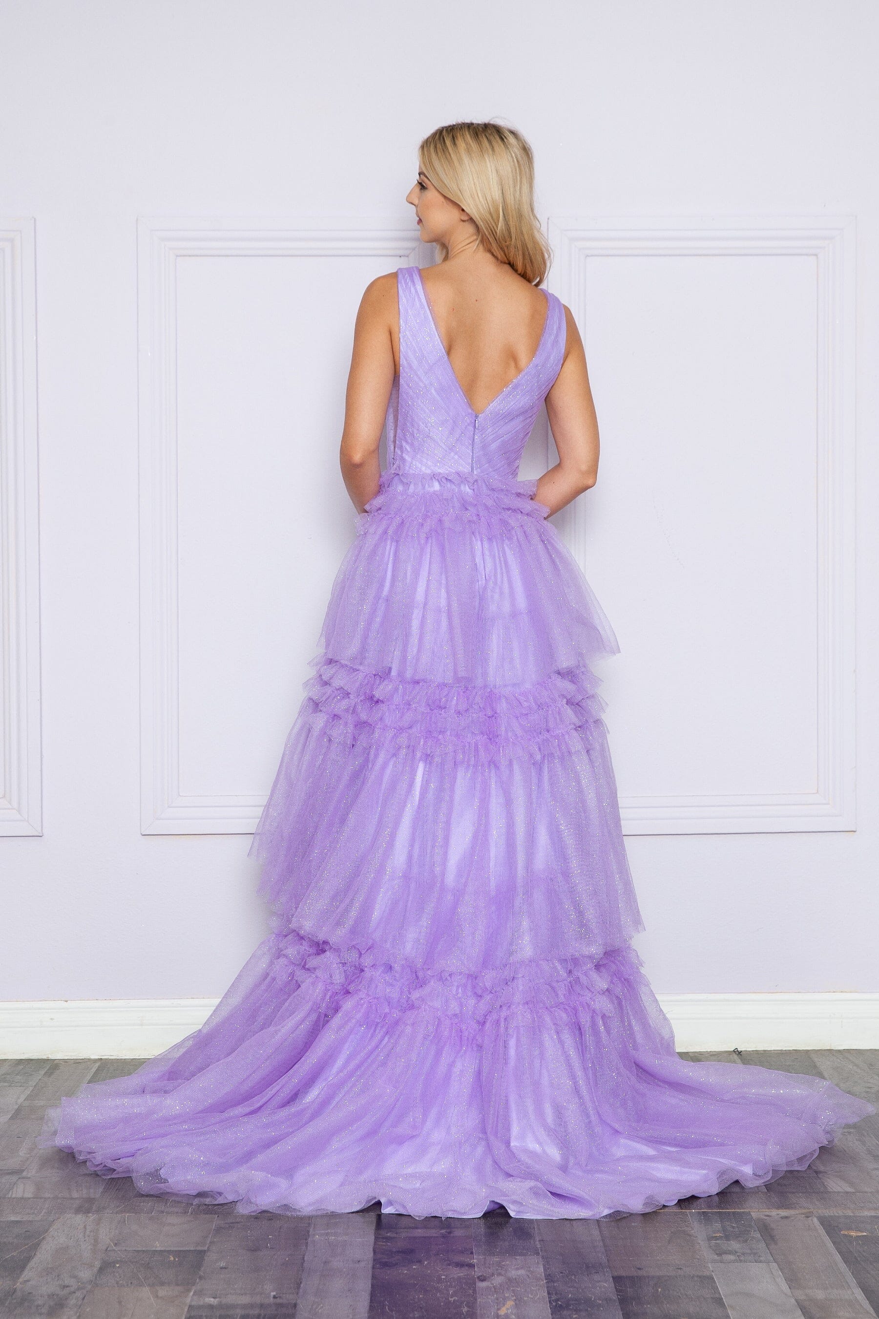 Vestido sin mangas con volantes y abertura con purpurina de Poly USA 9406