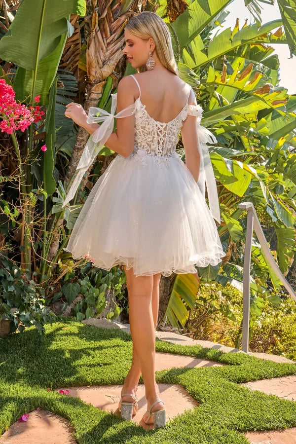Vestido corto con hombros descubiertos y lazo de Elizabeth K GS3513