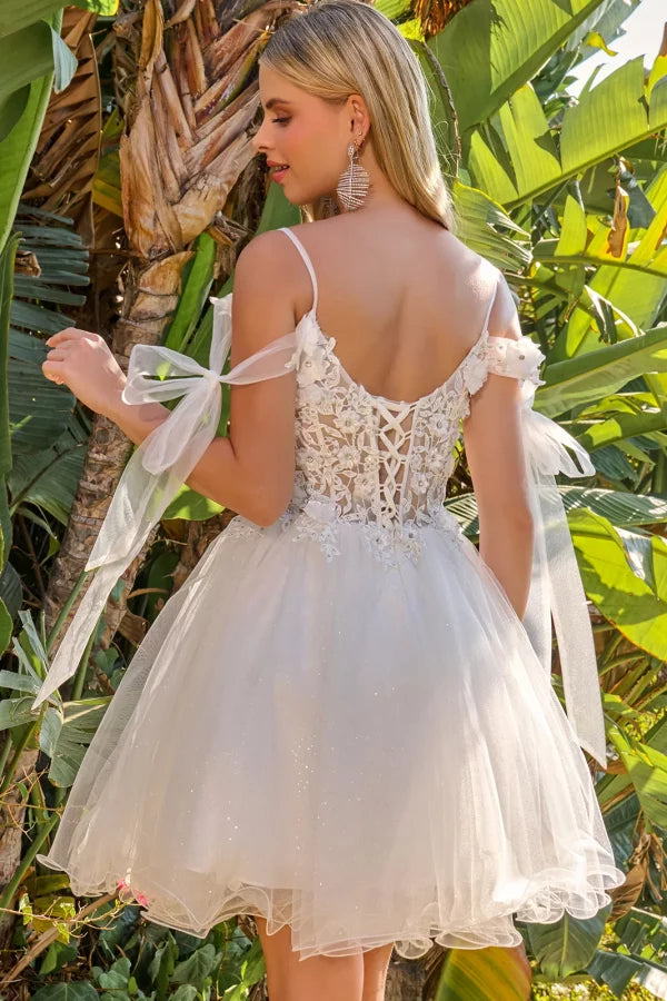 Vestido corto con hombros descubiertos y lazo de Elizabeth K GS3513