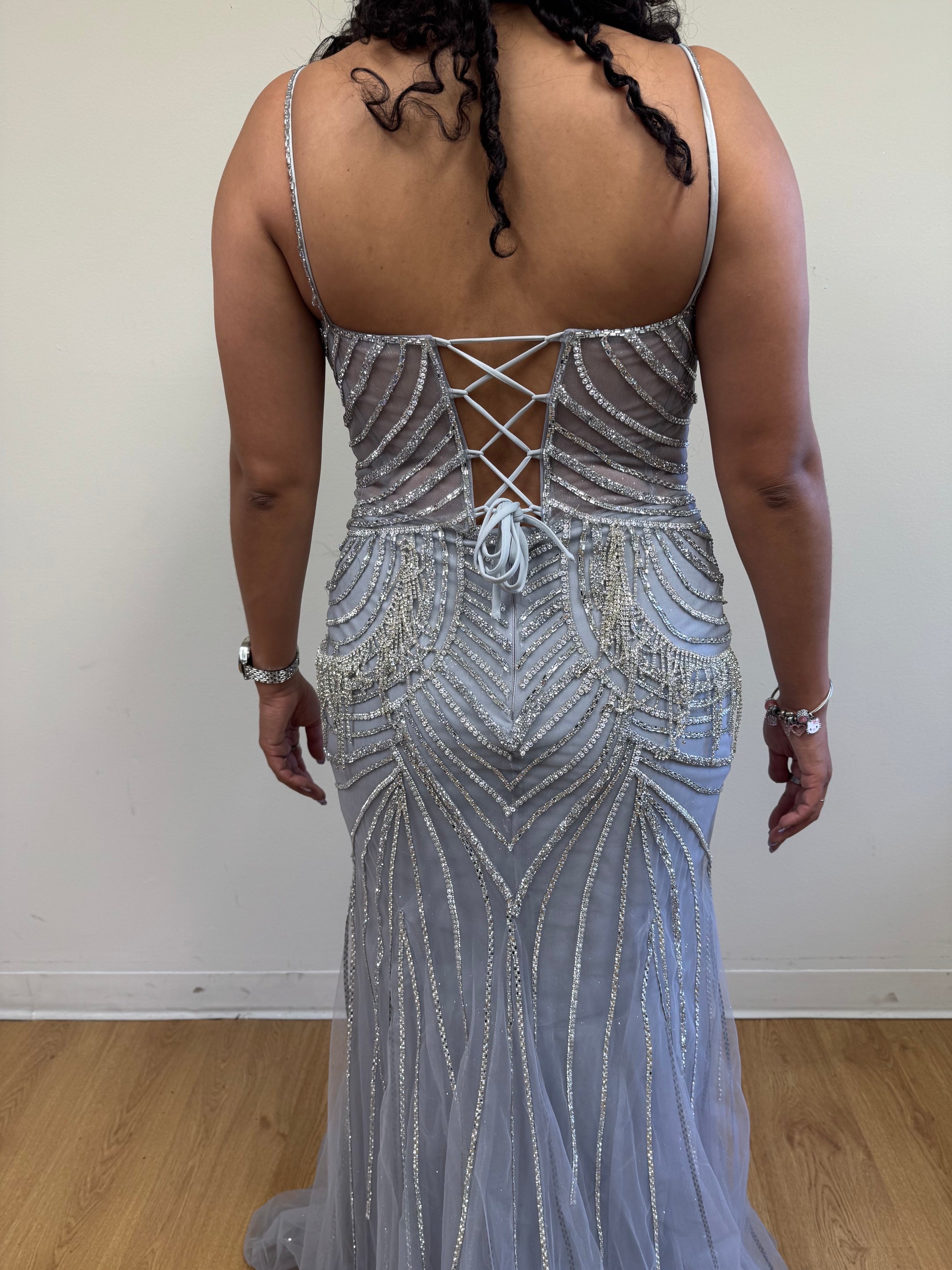 Vestido de fiesta con escote redondo y corte sirena de Royal Queen RQ8167