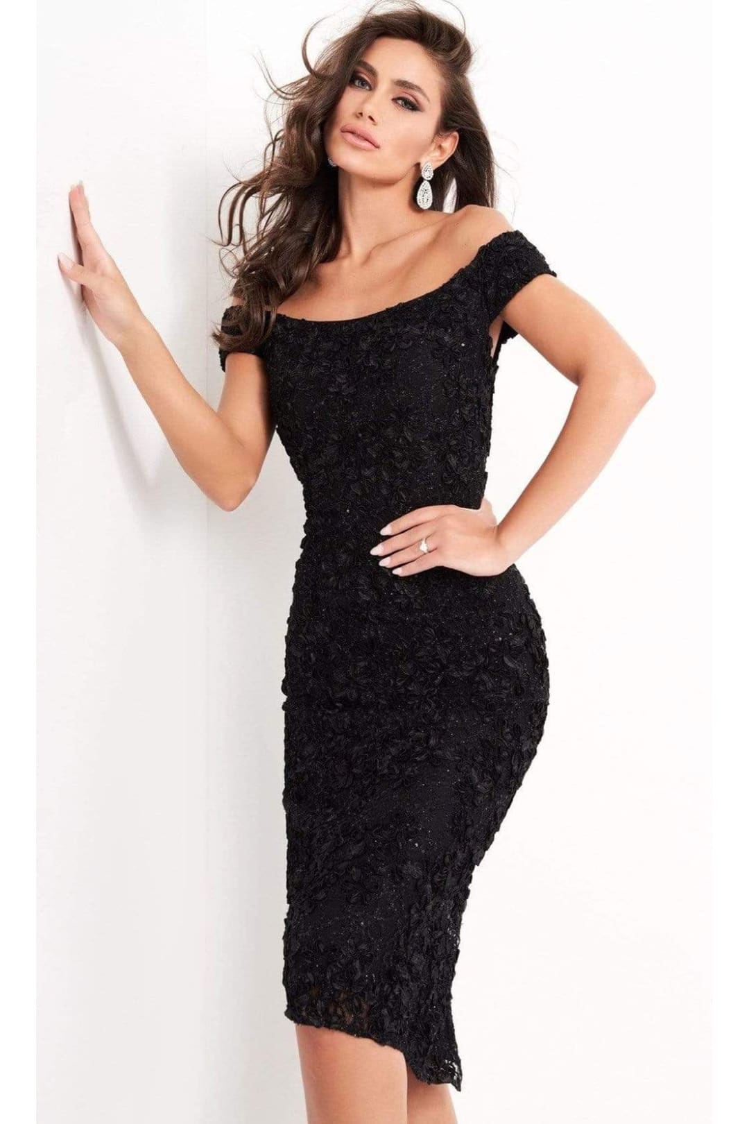 Jovani - 04763 Off-Shoulder Textured Lace Sheath Knee-Length Dress - Prom