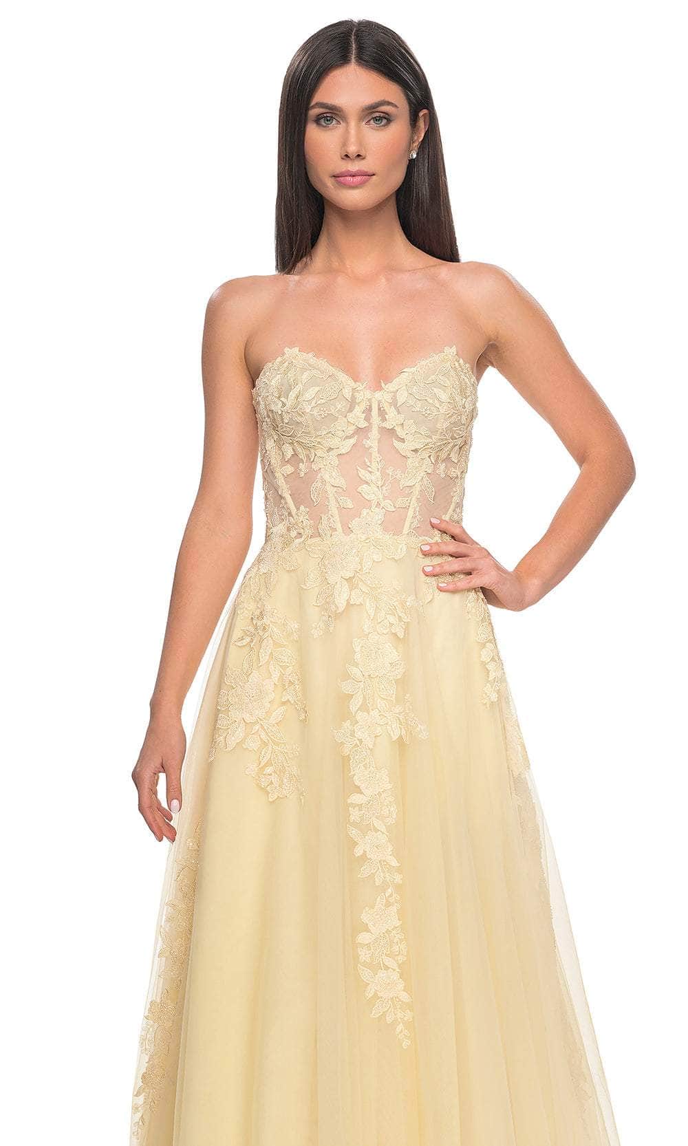La Femme 32082 Sweetheart Applique Prom Dress