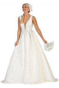 Sleeveless V-Neck Wedding Gown - Ivory / 4
