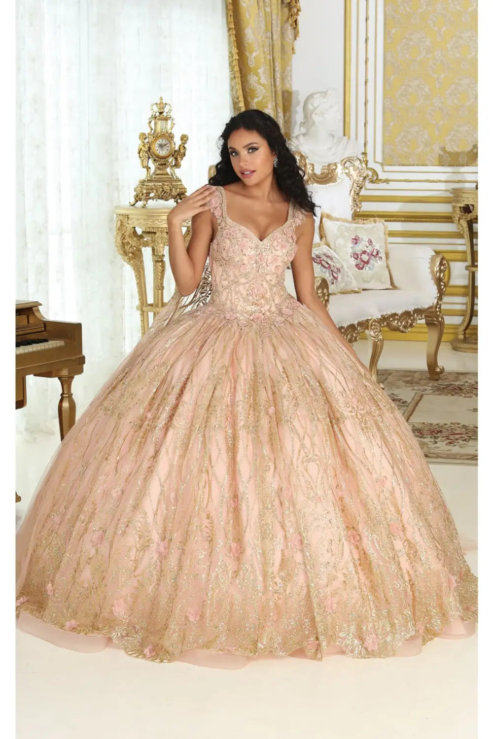 Vestido de quinceañera Layla K LK207 con capa y corsé desmontable en oro rosa