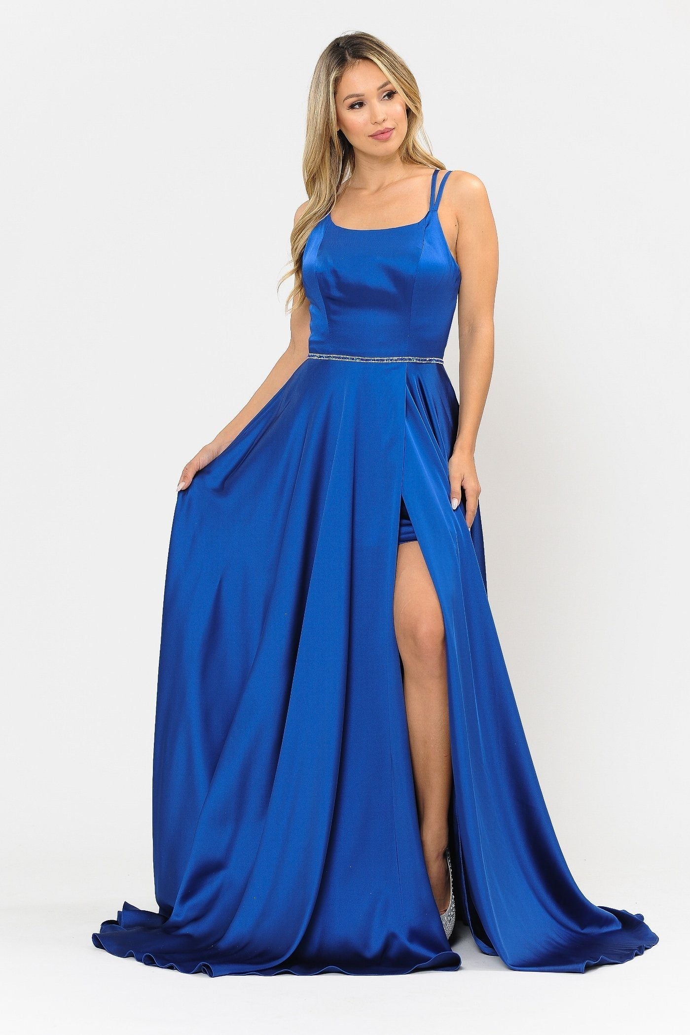 Vestido largo de satén con corte en A y espalda de corsé de Poly USA 8652