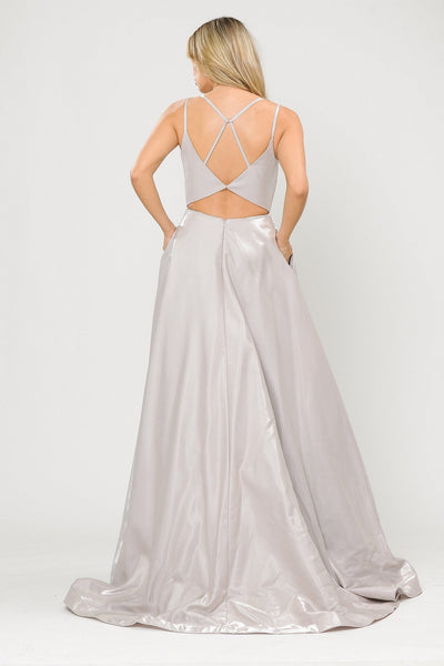 Vestido largo de satén con escote en V ilusión de Poly USA 8644