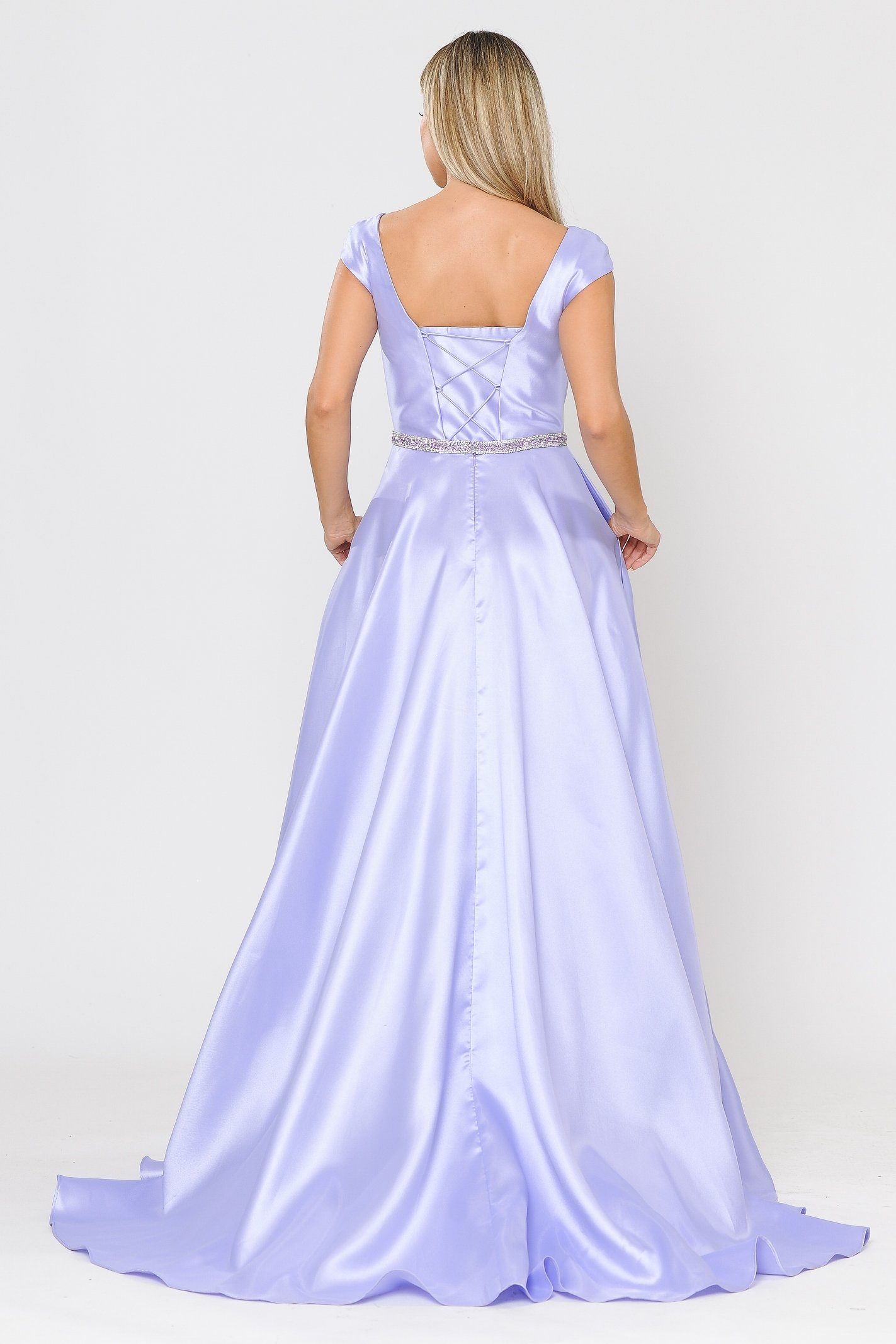 Vestido largo de mikado con mangas cortas y espalda de corsé de Poly USA 8702