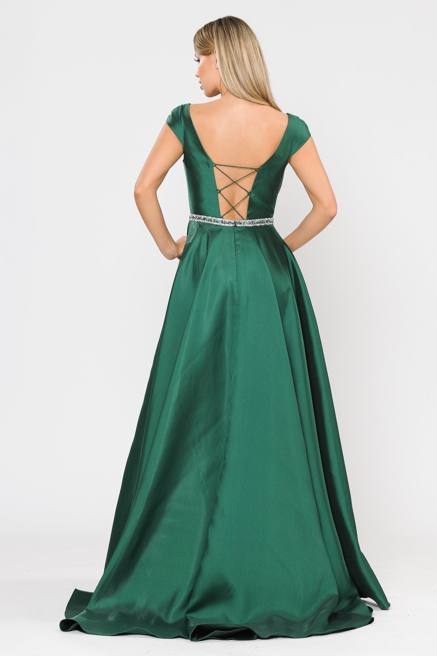 Vestido largo de mikado con mangas cortas y espalda de corsé de Poly USA 8702