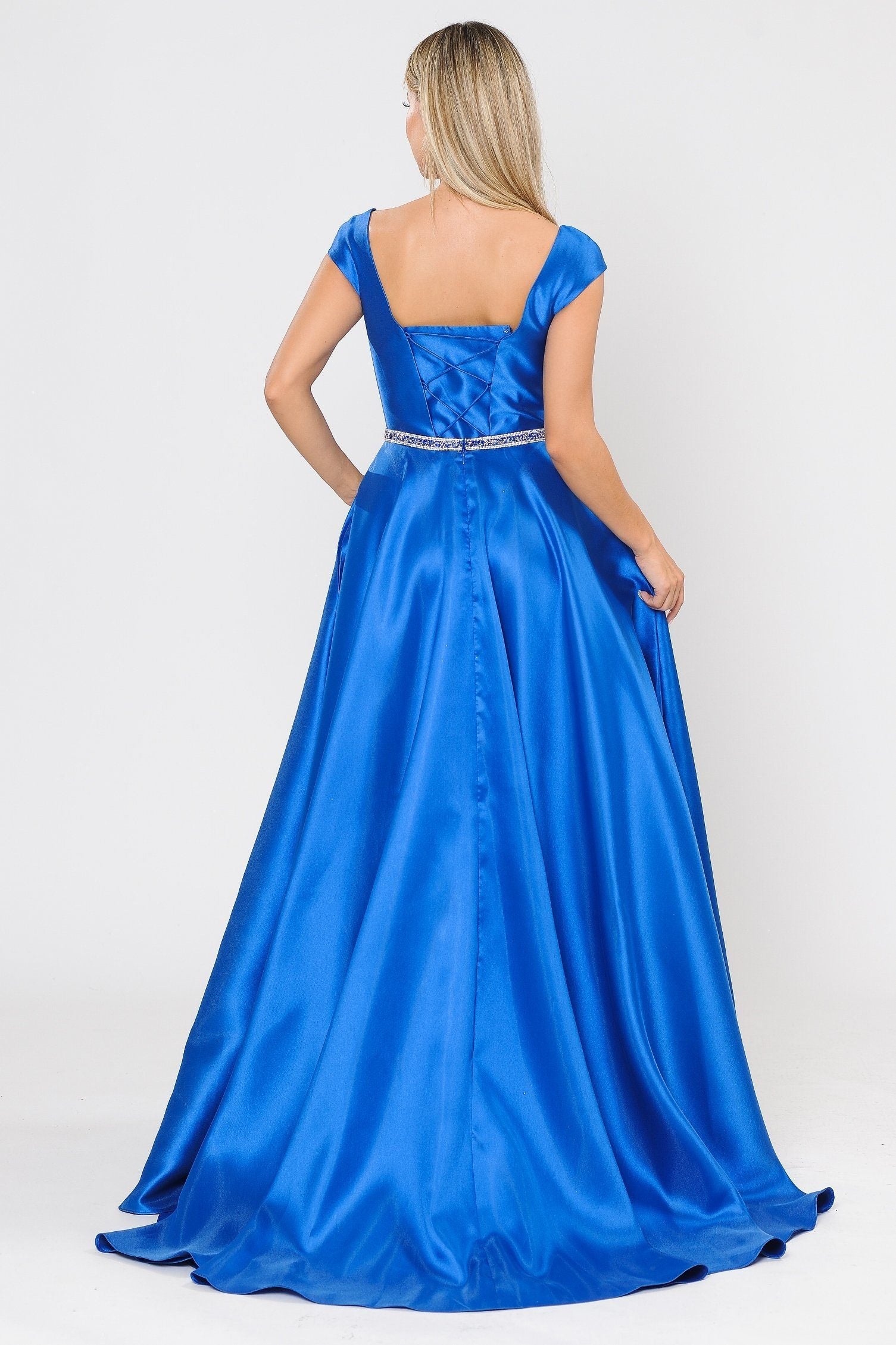 Vestido largo de mikado con mangas cortas y espalda de corsé de Poly USA 8702