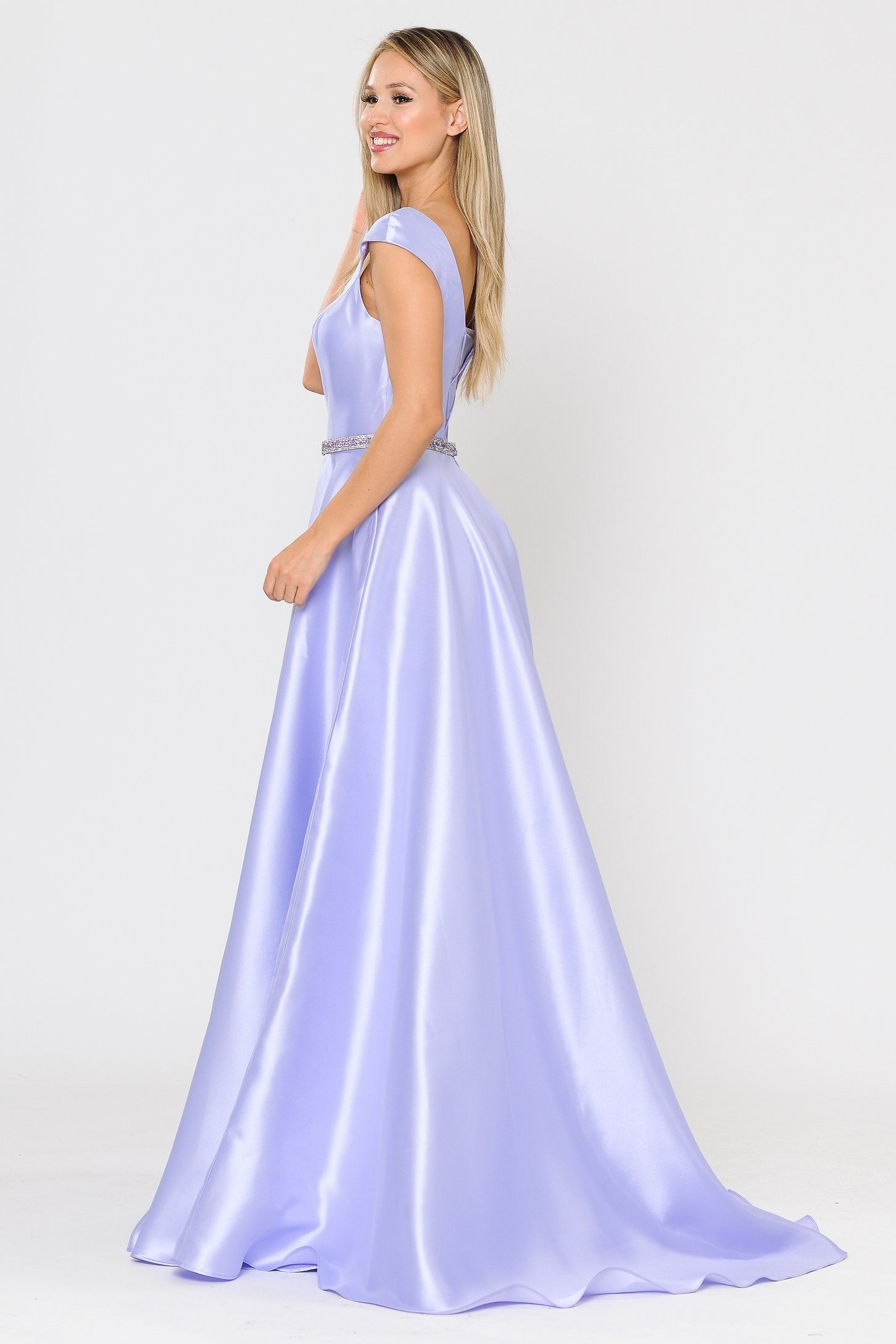Vestido largo de mikado con mangas cortas y espalda de corsé de Poly USA 8702