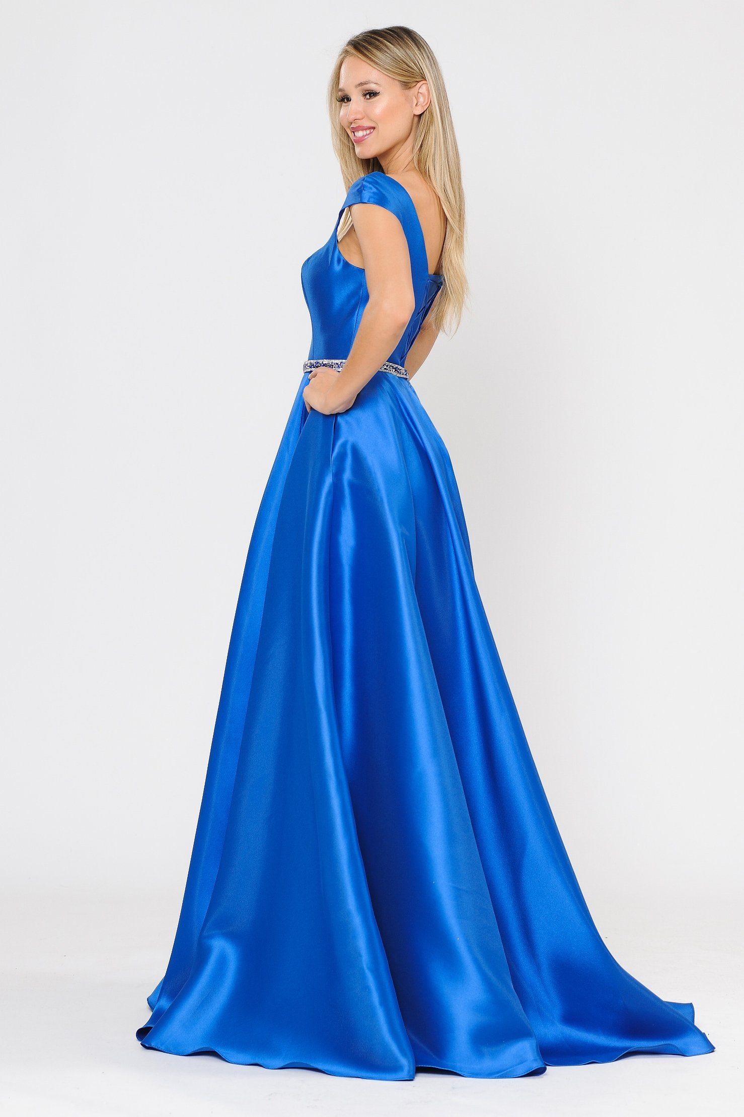 Vestido largo de mikado con mangas cortas y espalda de corsé de Poly USA 8702