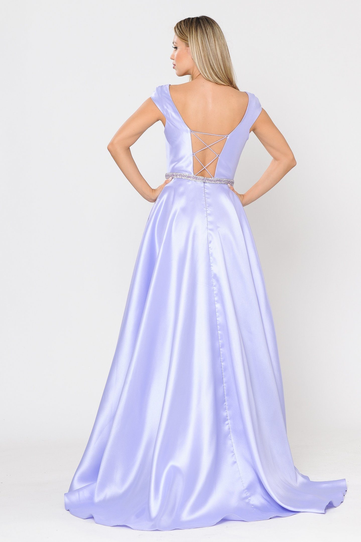 Vestido largo de mikado con mangas cortas y espalda de corsé de Poly USA 8702