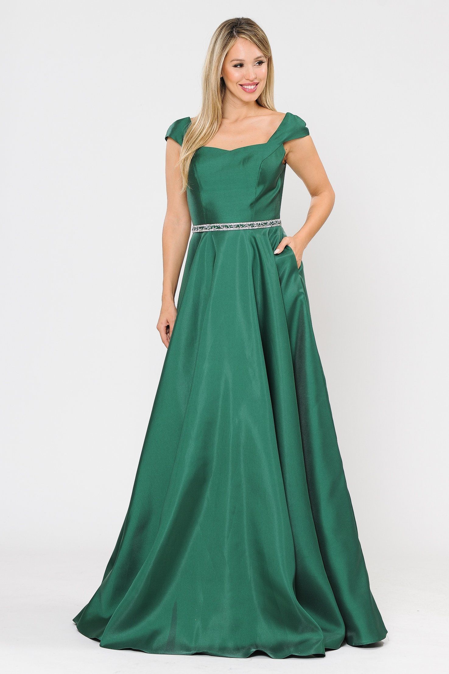 Vestido largo de mikado con mangas cortas y espalda de corsé de Poly USA 8702