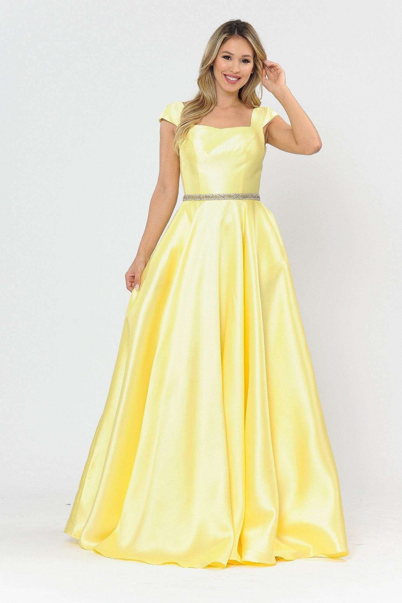 Vestido largo de mikado con mangas cortas y espalda de corsé de Poly USA 8702