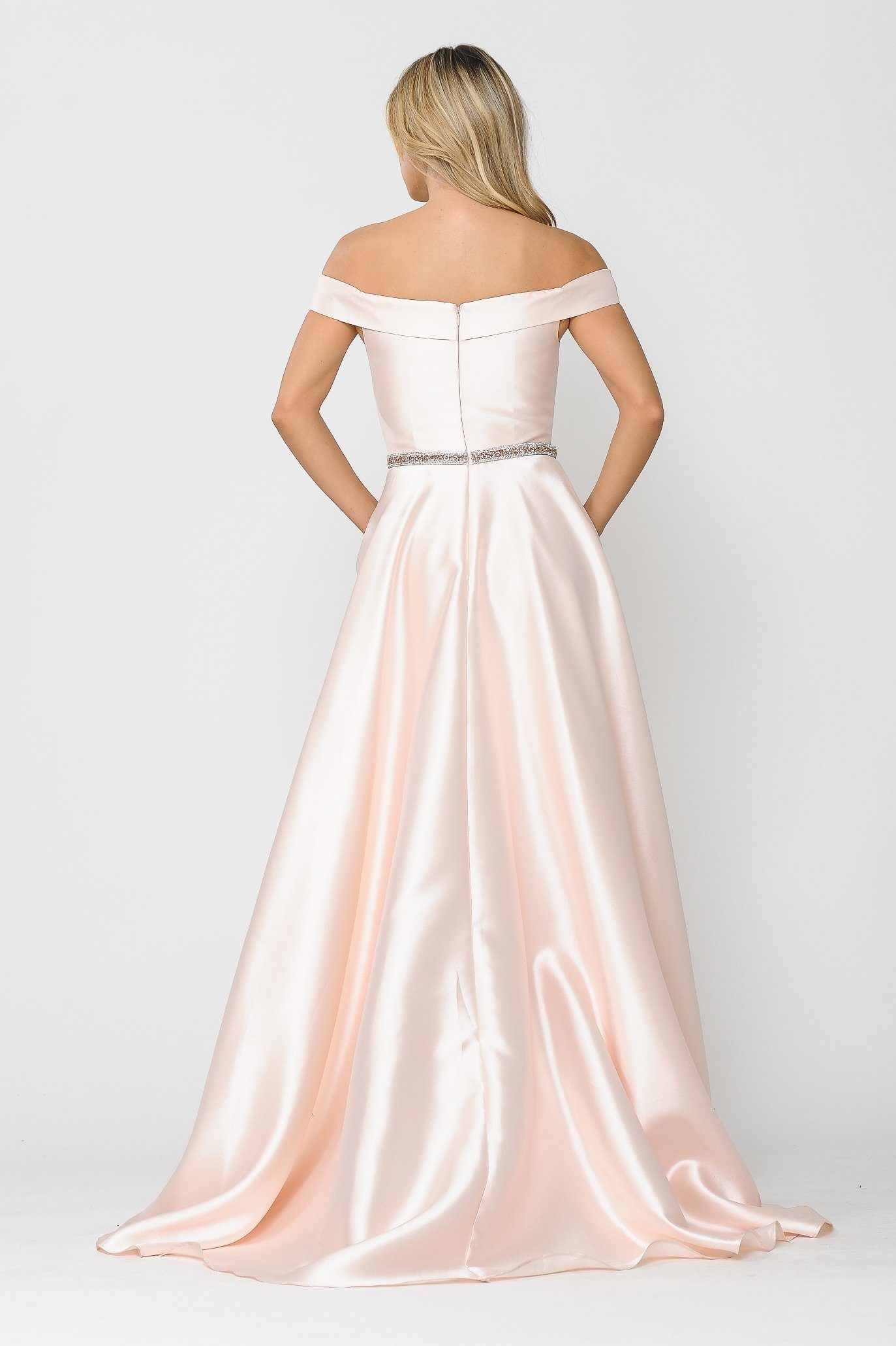 Vestido largo de mikado con hombros descubiertos de Poly USA 8686