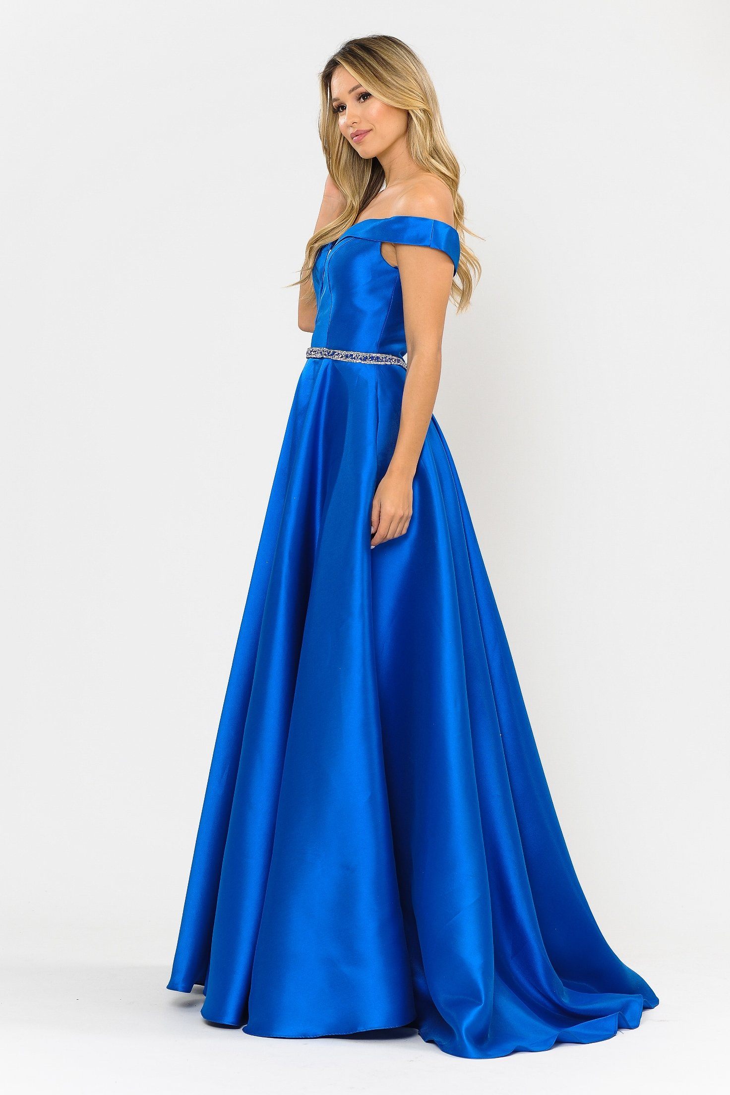 Vestido largo de mikado con hombros descubiertos de Poly USA 8686