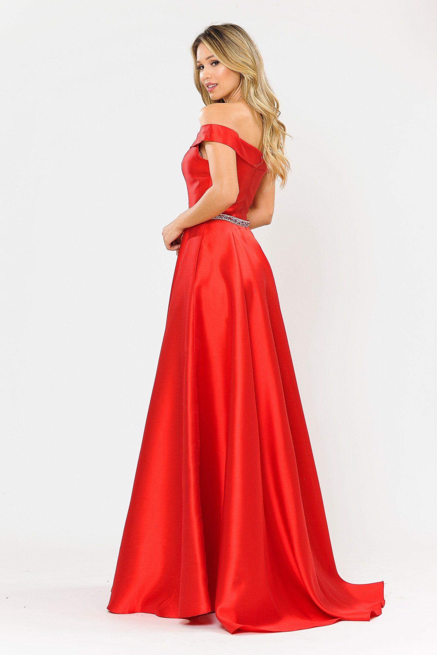 Vestido largo de mikado con hombros descubiertos de Poly USA 8686