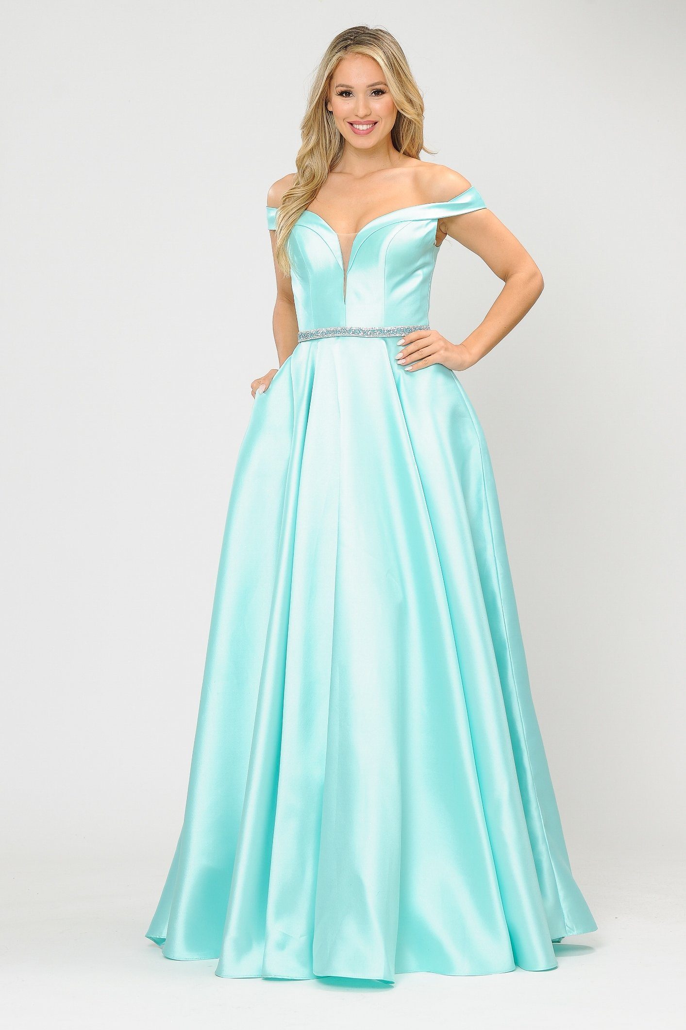 Vestido largo de mikado con hombros descubiertos de Poly USA 8686