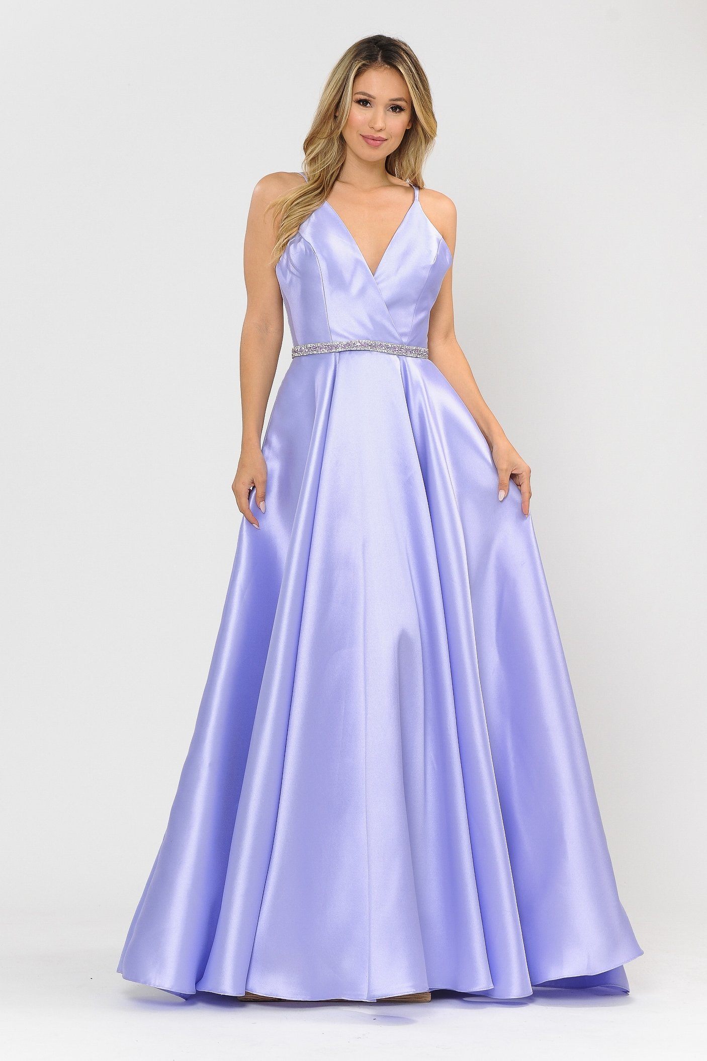 Vestido largo de mikado con escote en V y espalda de tiras de Poly USA 8690