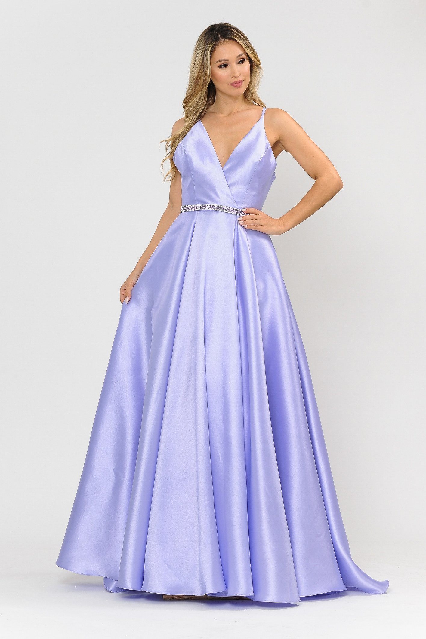 Vestido largo de mikado con escote en V y espalda de tiras de Poly USA 8690