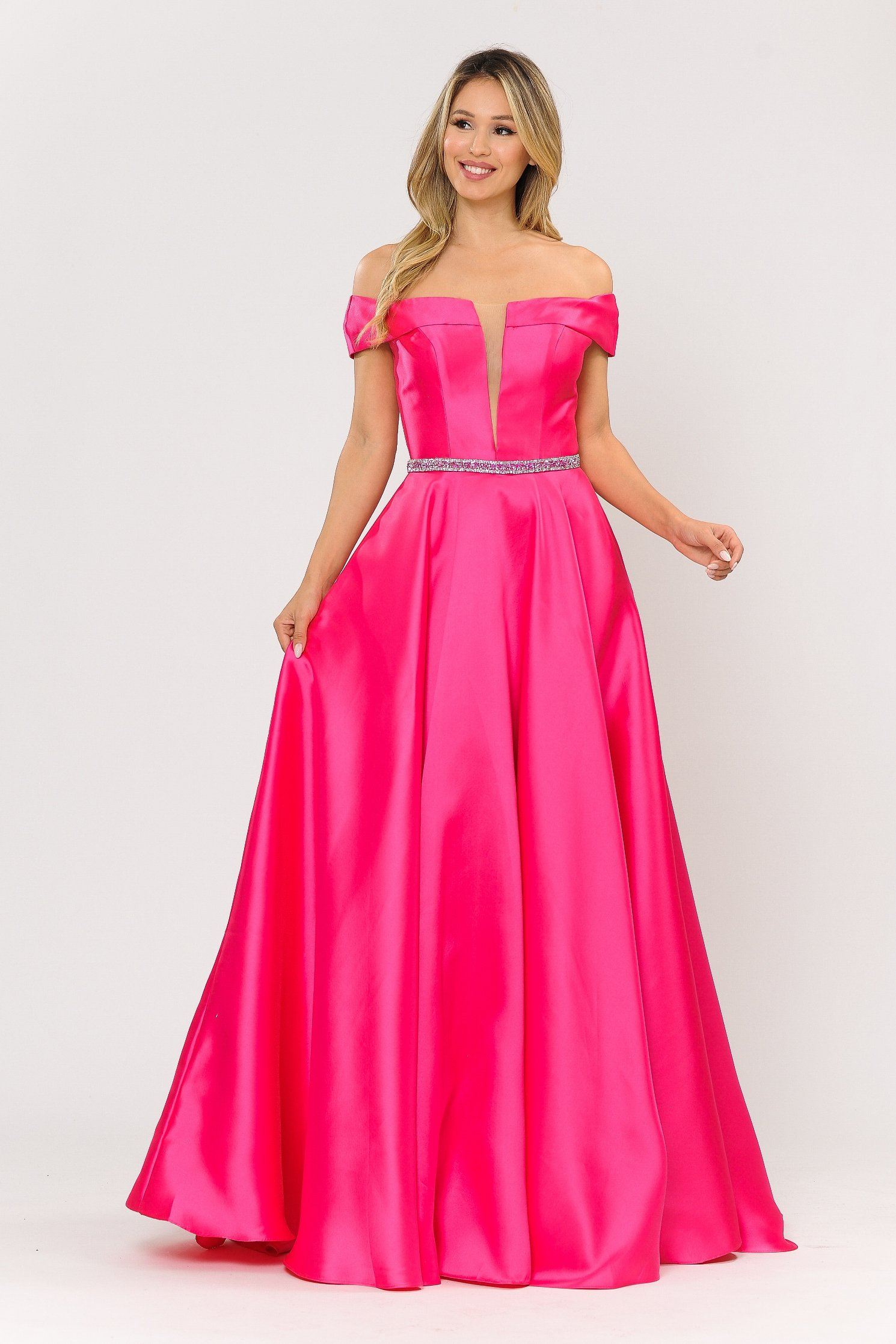 Vestido largo con escote en V y hombros descubiertos de Poly USA 8680