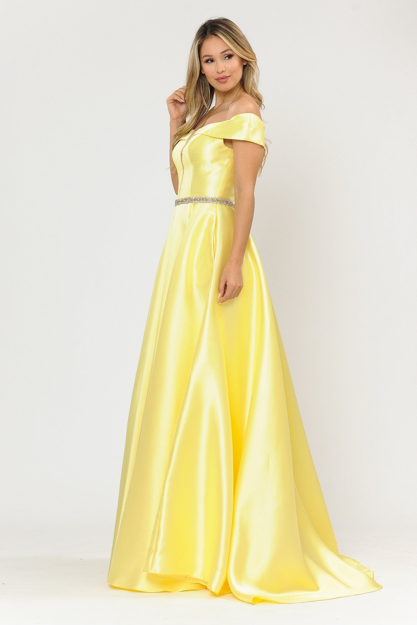 Vestido largo con escote en V y hombros descubiertos de Poly USA 8680