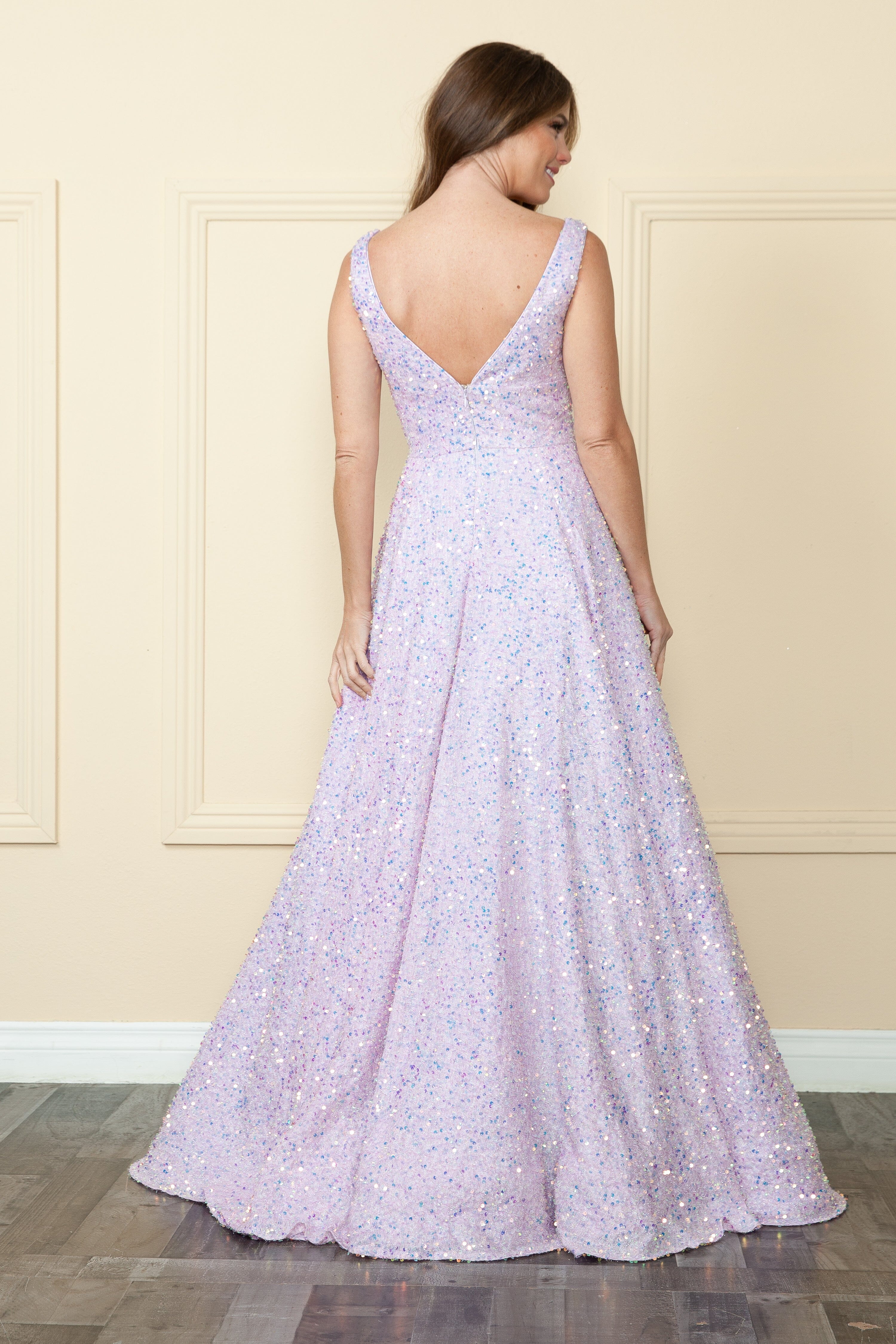 Vestido largo de lentejuelas con escote en V y corte A de Poly USA 9168