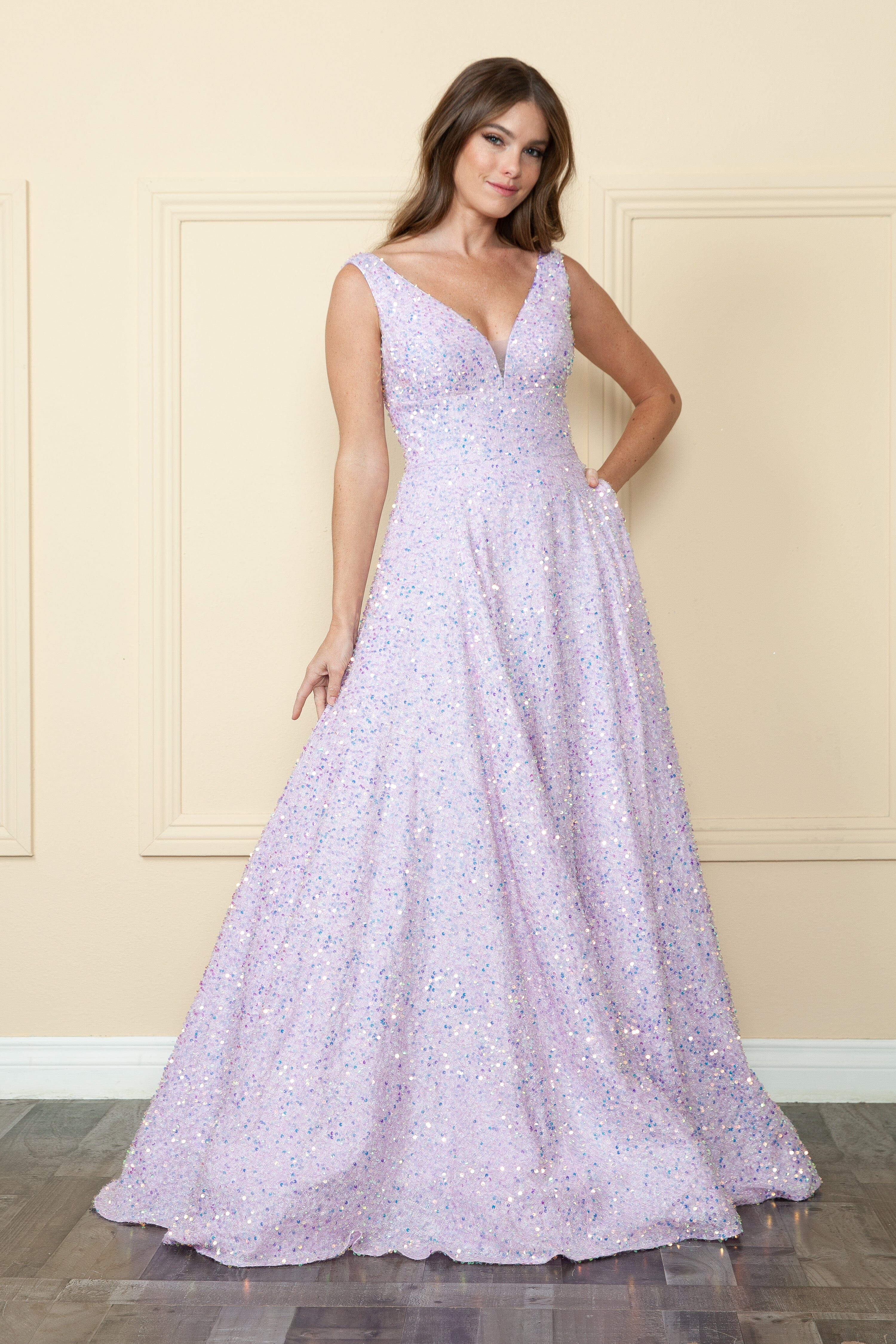 Vestido largo de lentejuelas con escote en V y corte A de Poly USA 9168