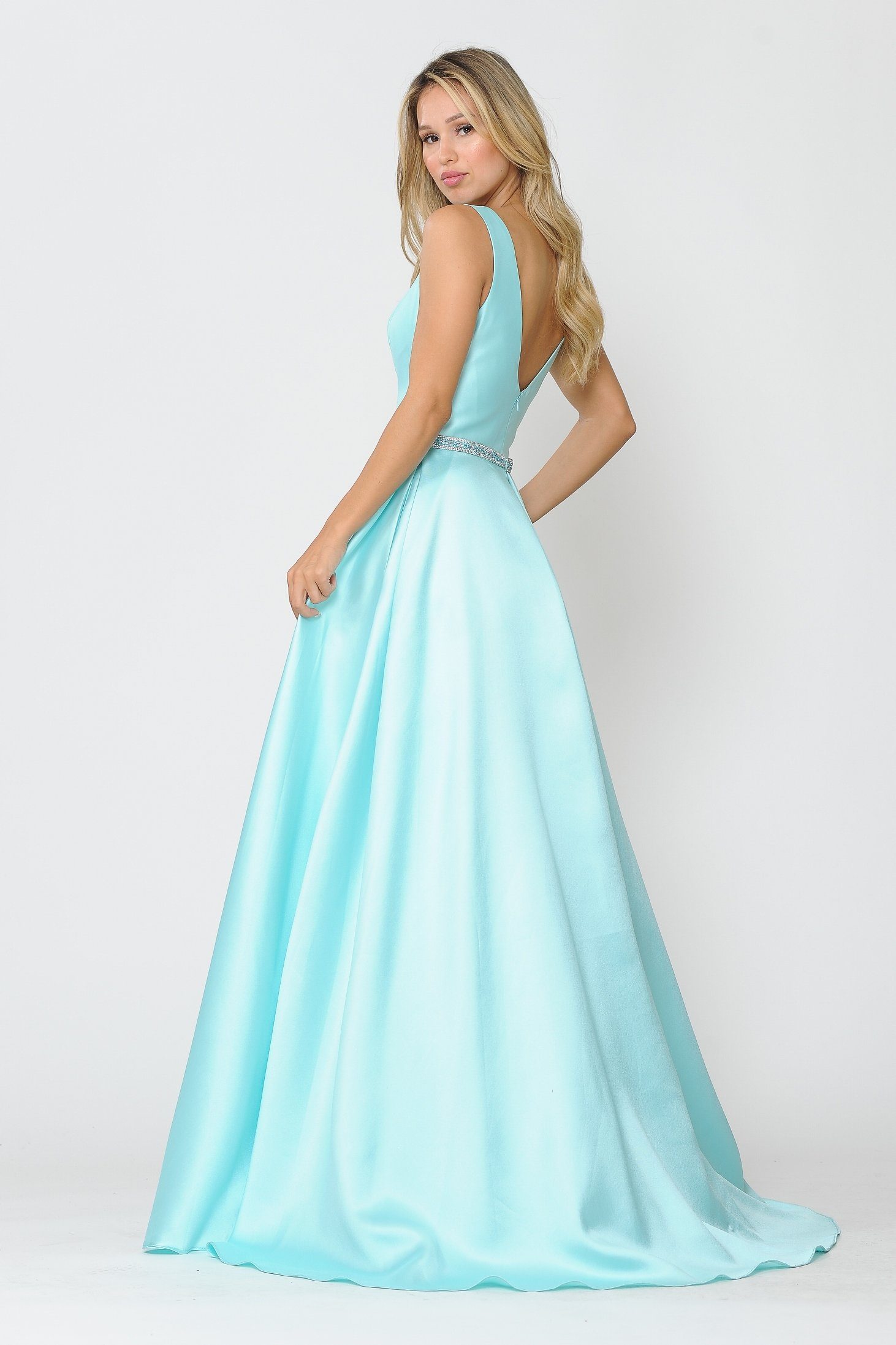 Vestido largo sin mangas de mikado de Poly USA 8678