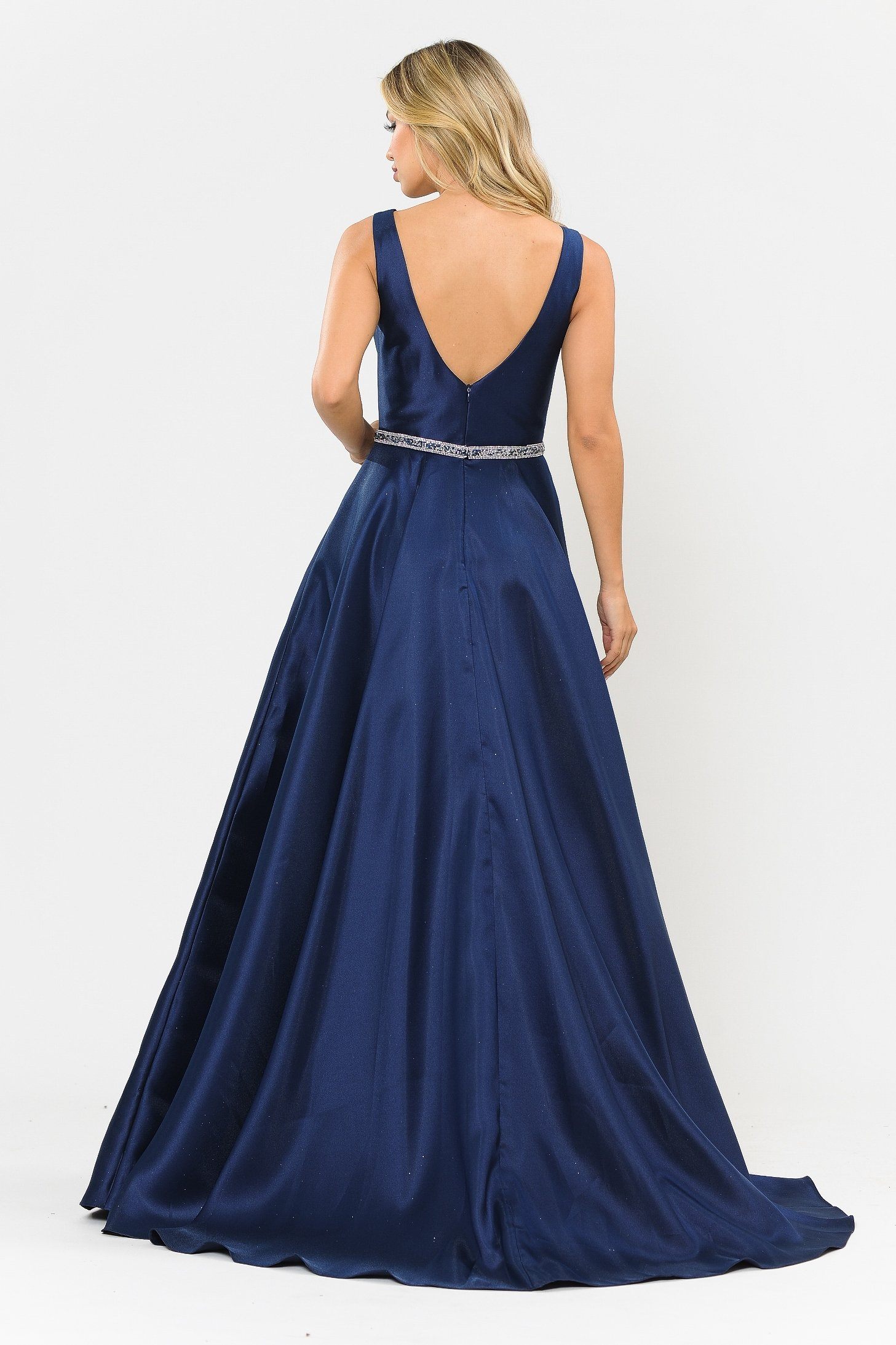 Vestido largo sin mangas de mikado de Poly USA 8678