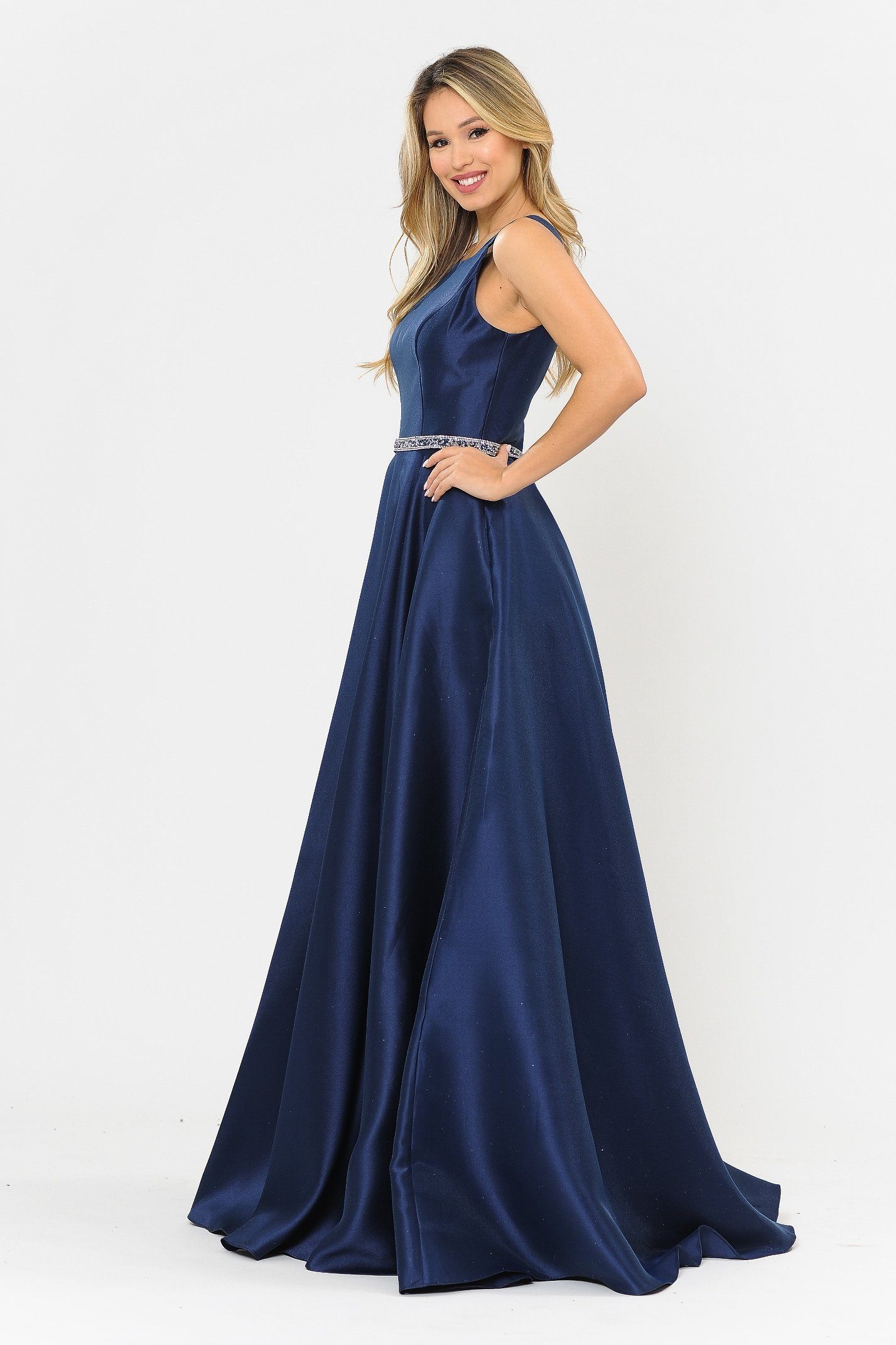 Vestido largo sin mangas de mikado de Poly USA 8678