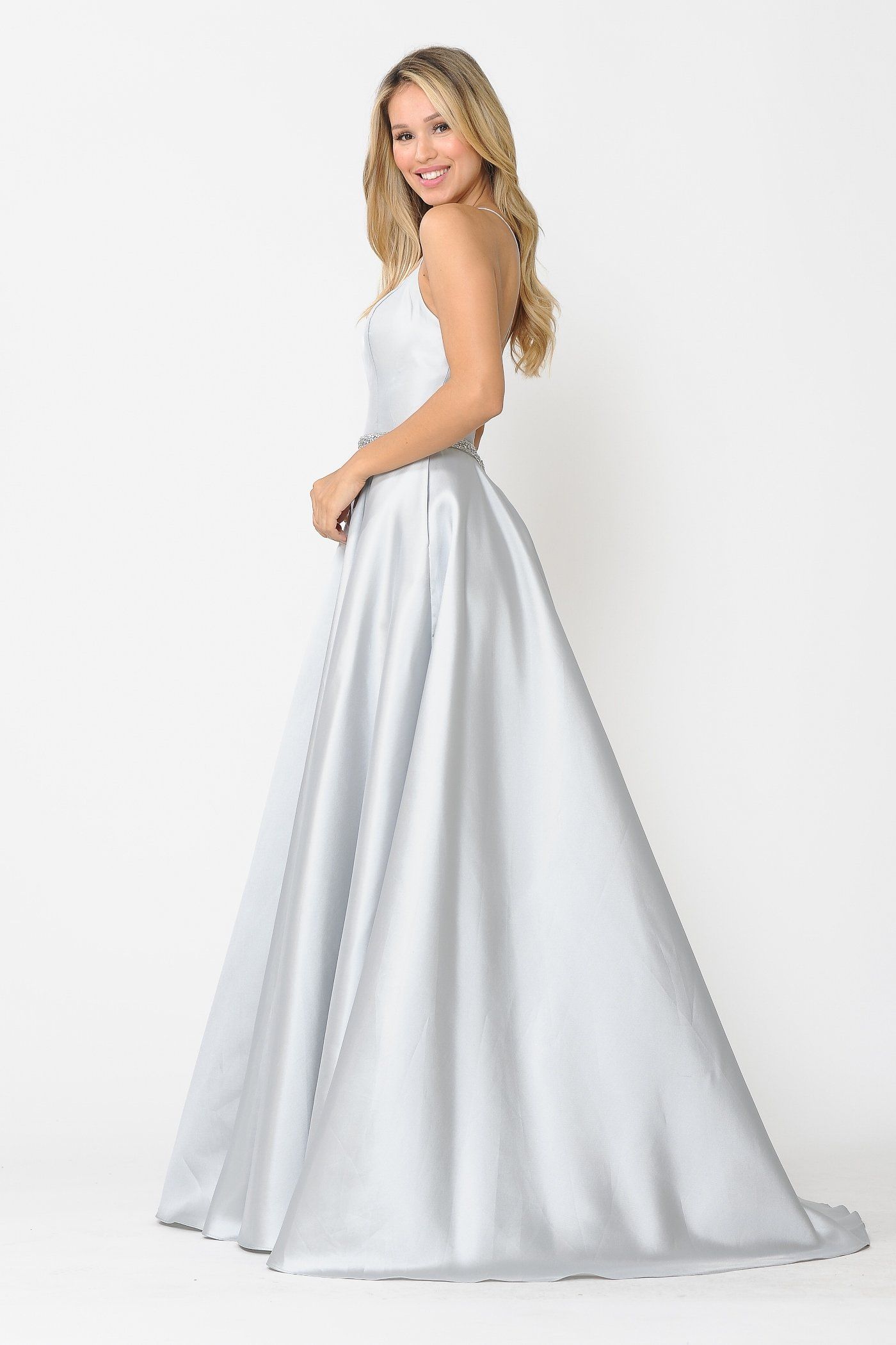 Vestido largo de escote cuadrado con espalda de corsé de Poly USA 8684