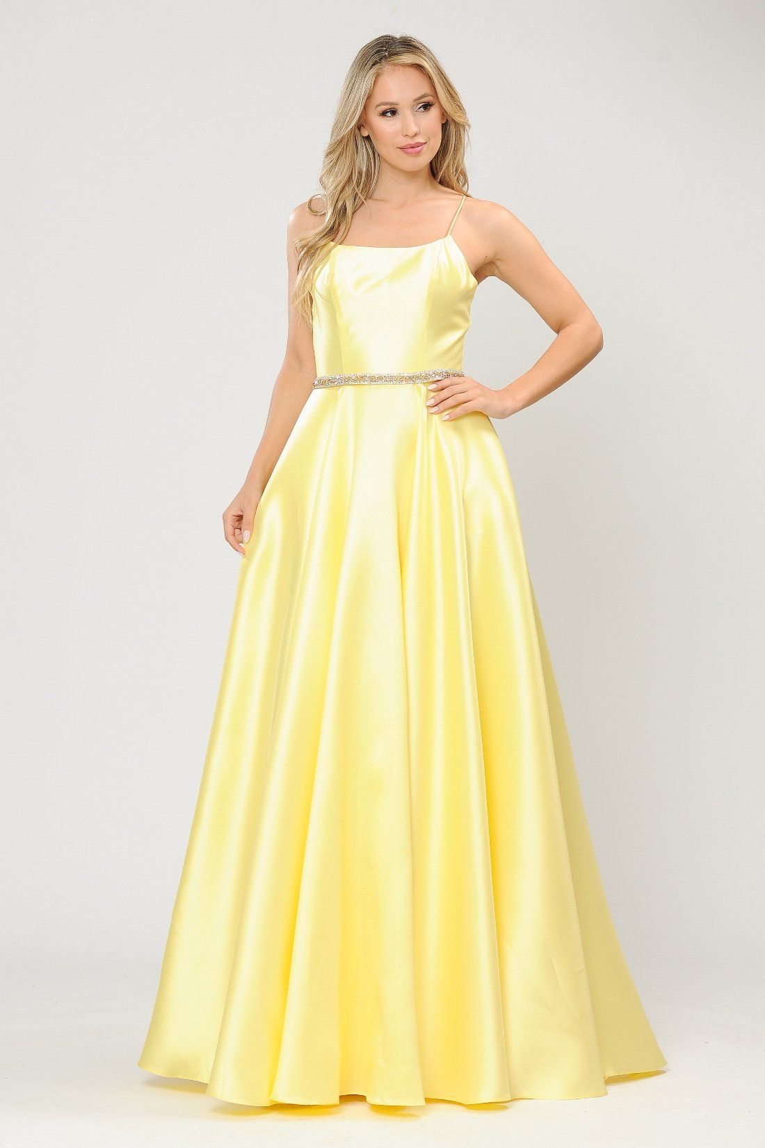 Vestido largo de escote cuadrado con espalda de corsé de Poly USA 8684