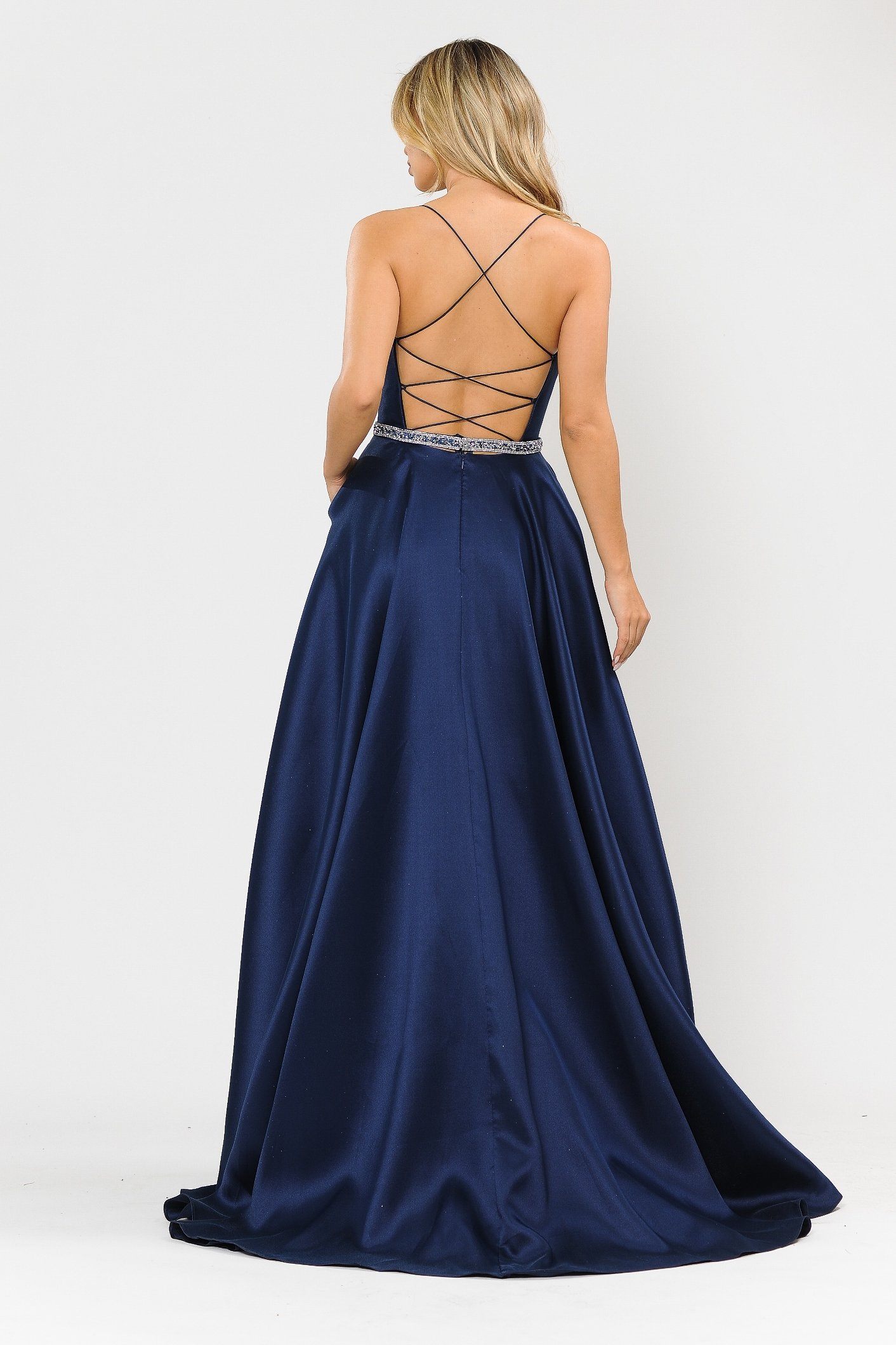 Vestido largo de escote cuadrado con espalda de corsé de Poly USA 8684