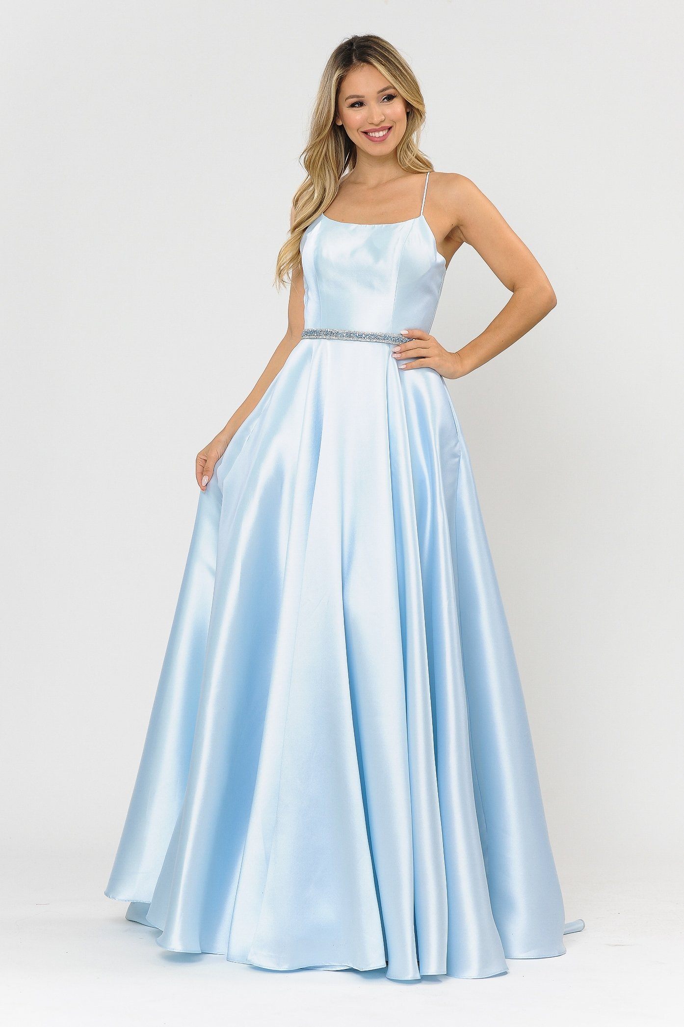 Vestido largo de escote cuadrado con espalda de corsé de Poly USA 8684