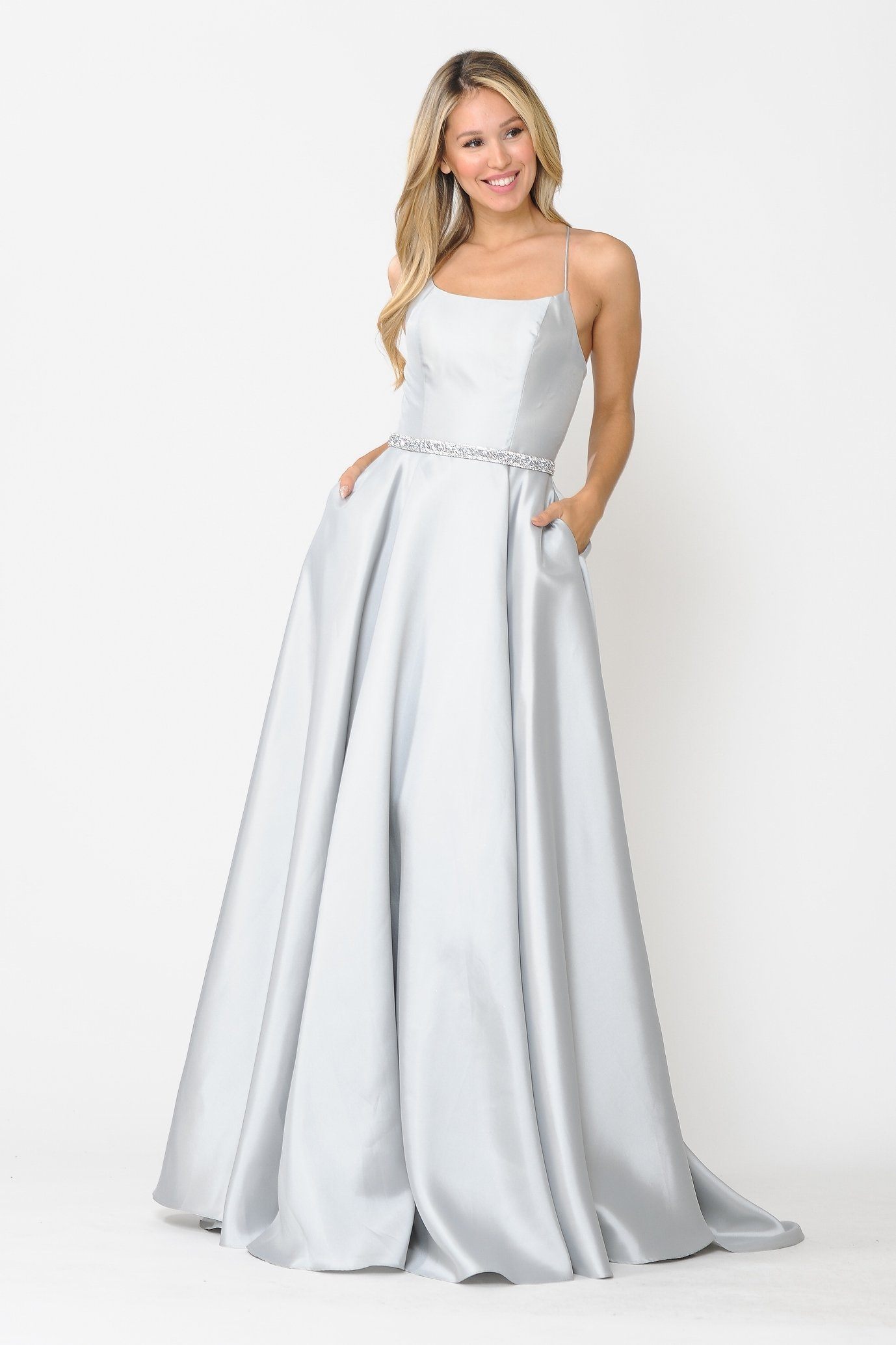Vestido largo de escote cuadrado con espalda de corsé de Poly USA 8684