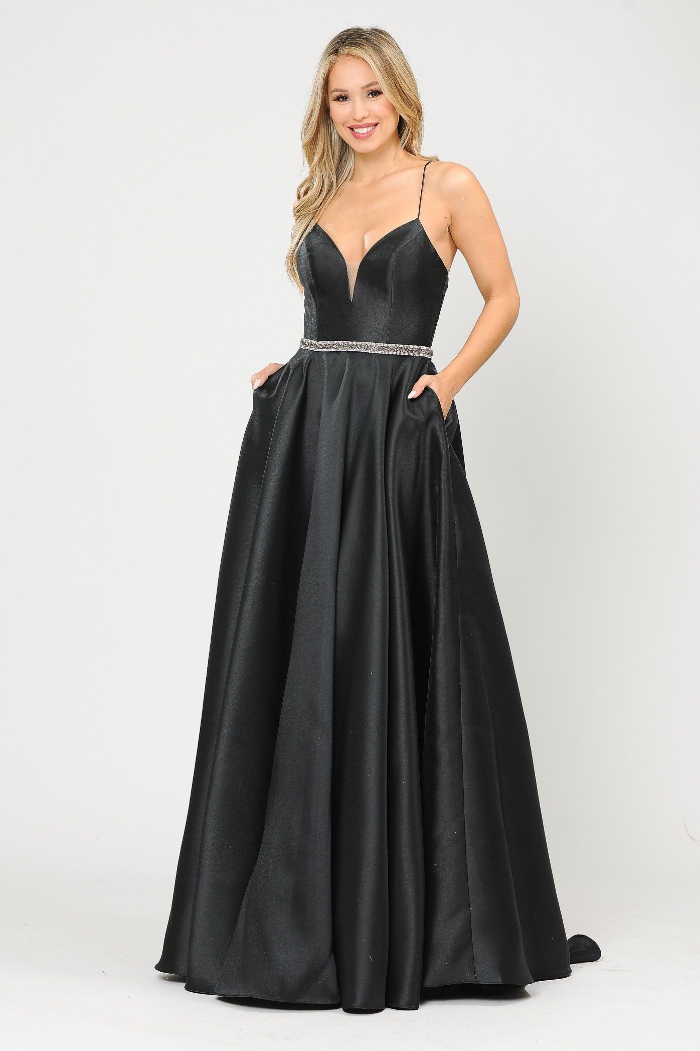 Vestido largo de mikado con escote corazón y espalda de corsé de Poly USA 8688