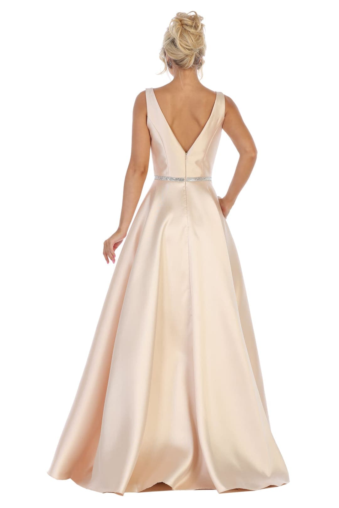 Simple Sleeveless Wedding Gown Dress