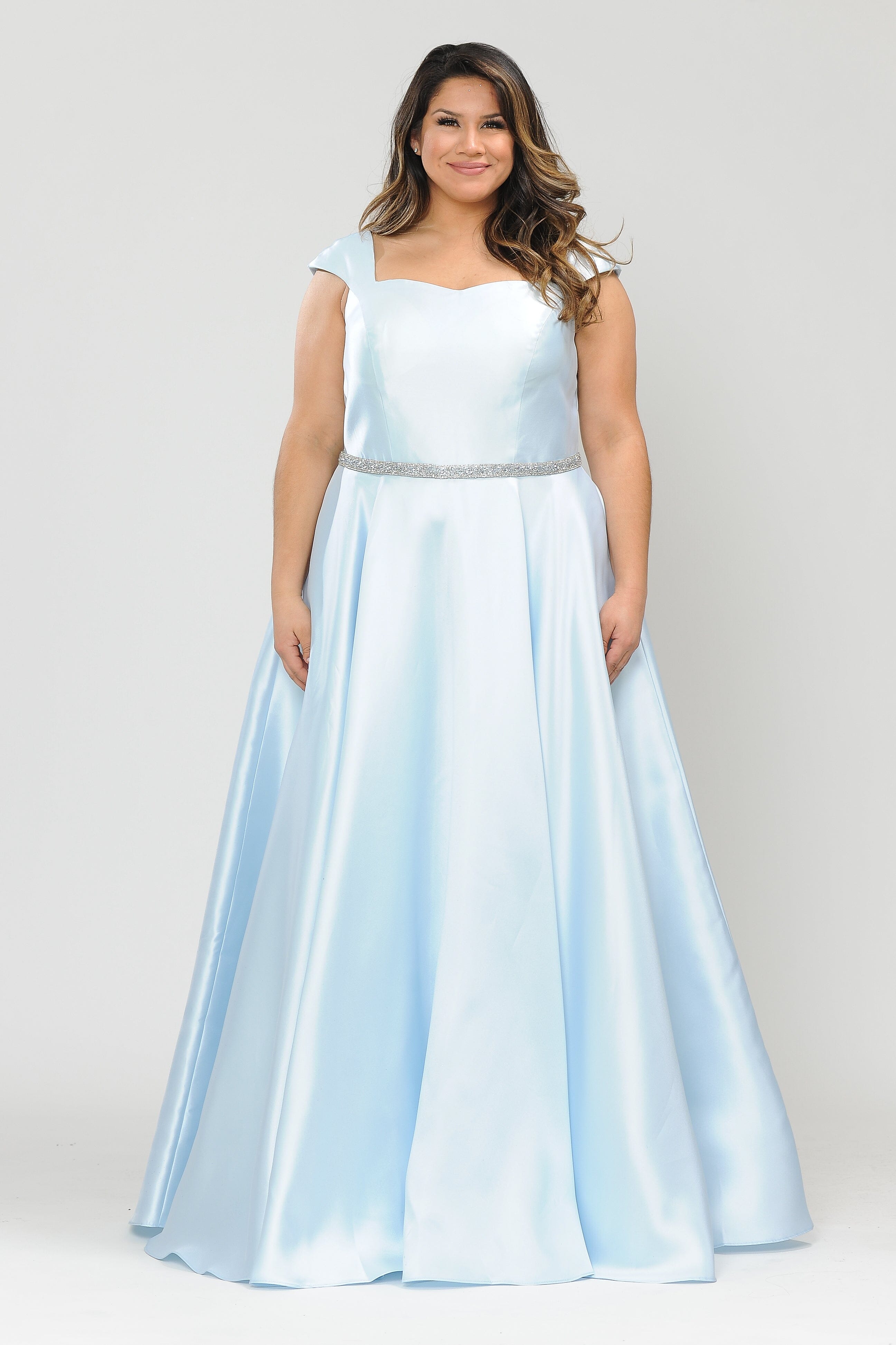 Vestido de talla grande con mangas largas y espalda de corsé de Poly USA W1104
