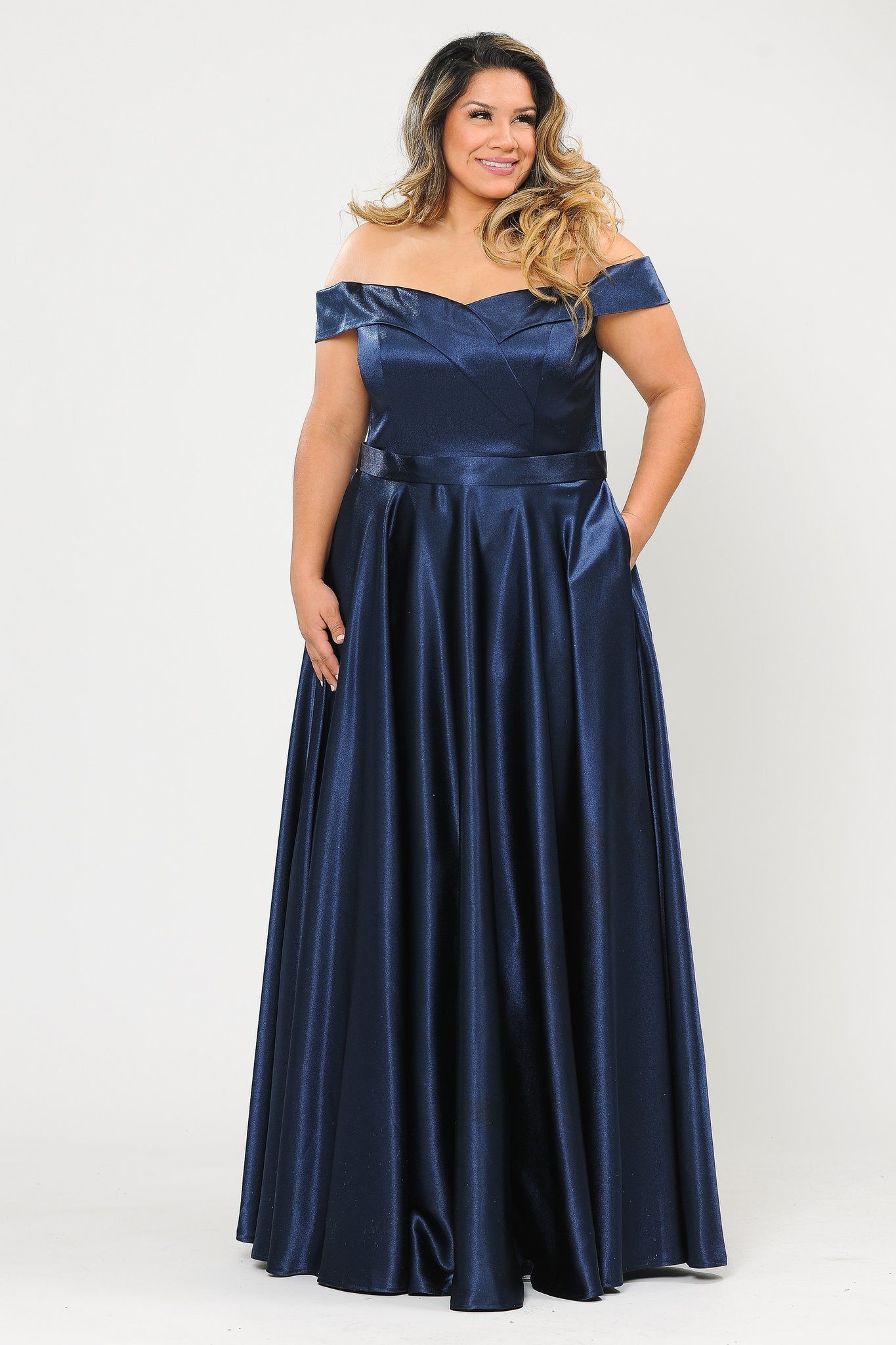 Vestido largo de satén con hombros descubiertos, talla grande, de Poly USA W1058