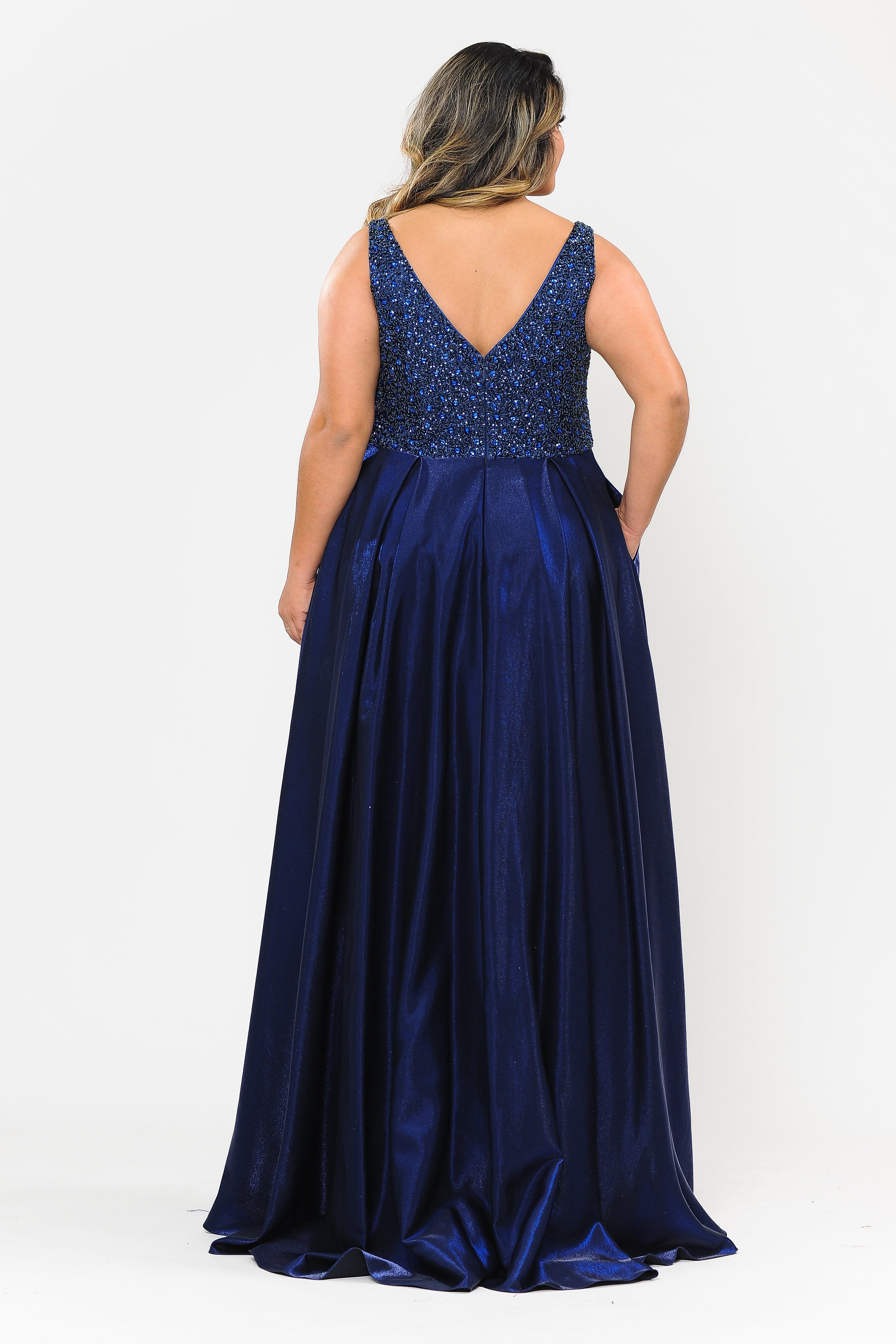 Vestido largo de satén con corpiño de cuentas, talla grande, de Poly USA W1066