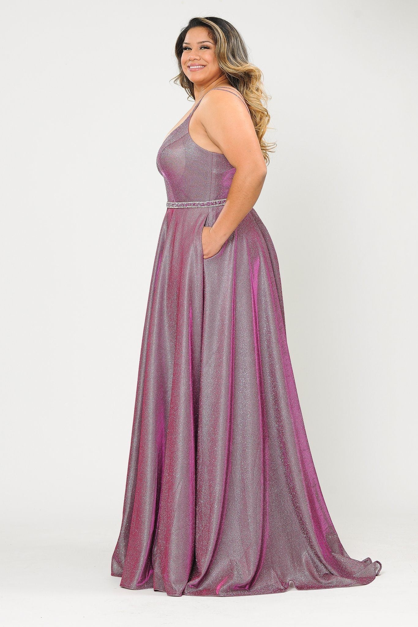 Vestido largo con escote en V y brillo metálico de talla grande de Poly USA W1048